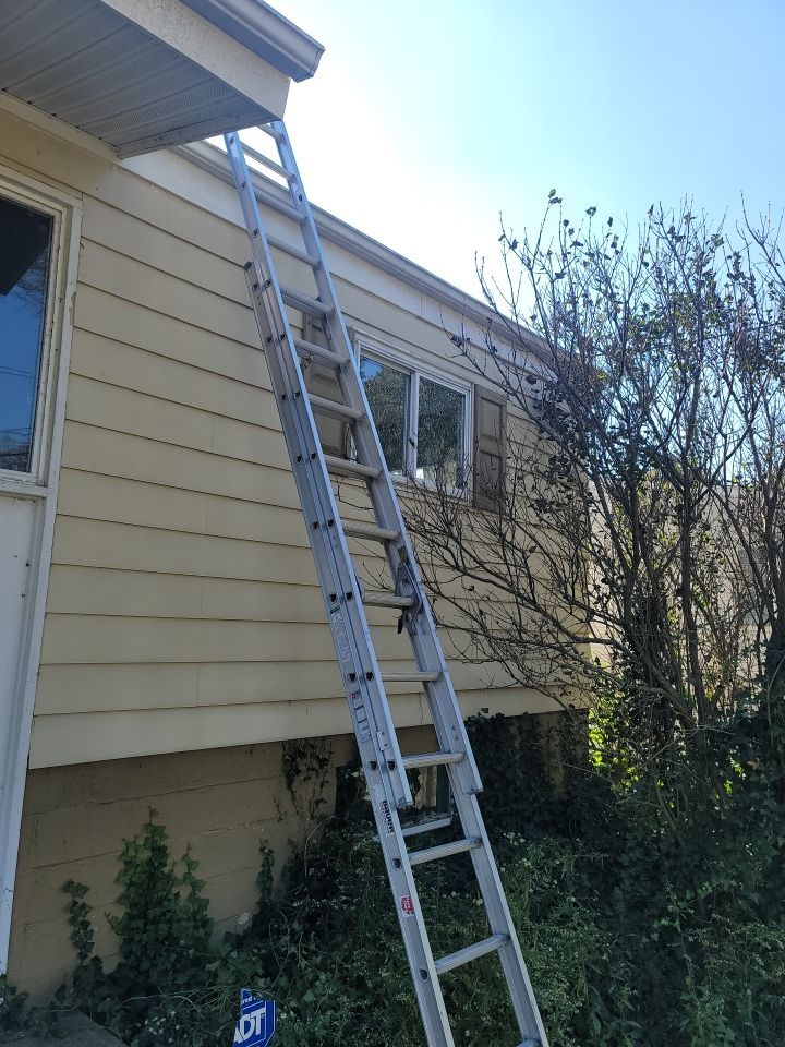 Brand: Atlas Pinnacle Color: Pristine Scotchgard Pweter Drip: White by Eagle Eye Roofing