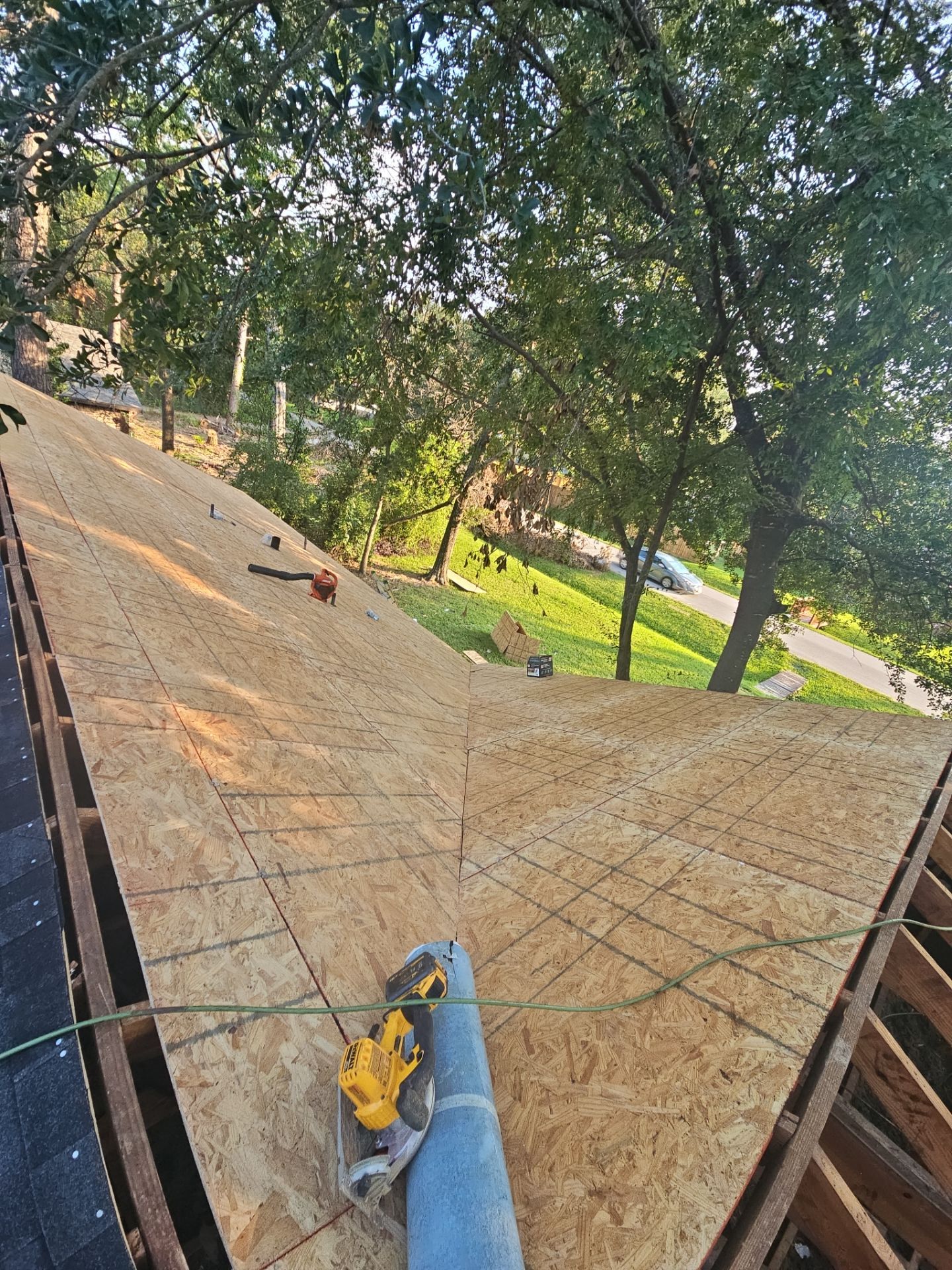 Residential Roofing Installation using Owen's Corning Duration (Lifetime) Shingles by Roof Repair Company