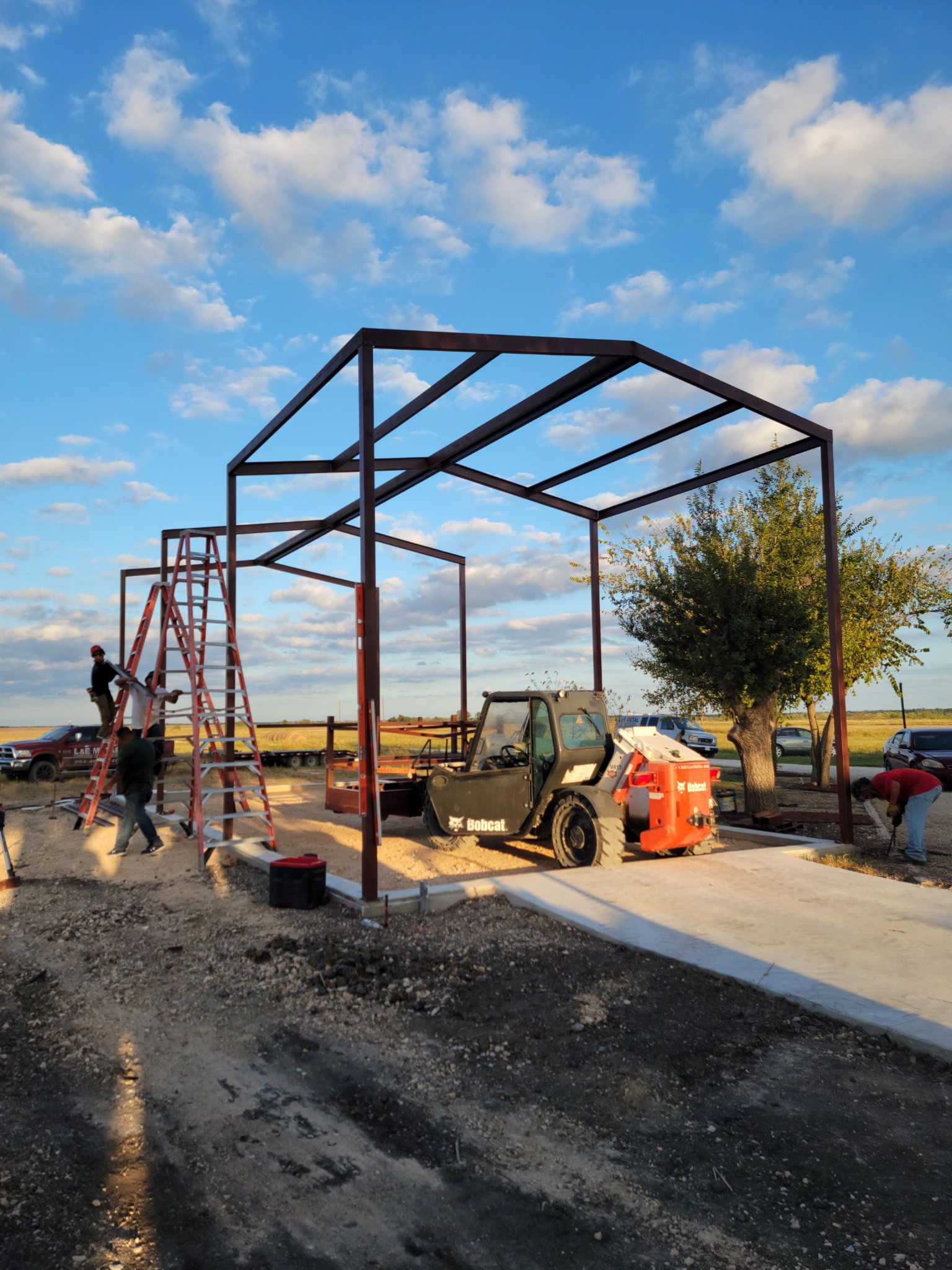 Carports, Metal Patio Covers, Barns, Shops, and more by REPS Austin Area Roofer