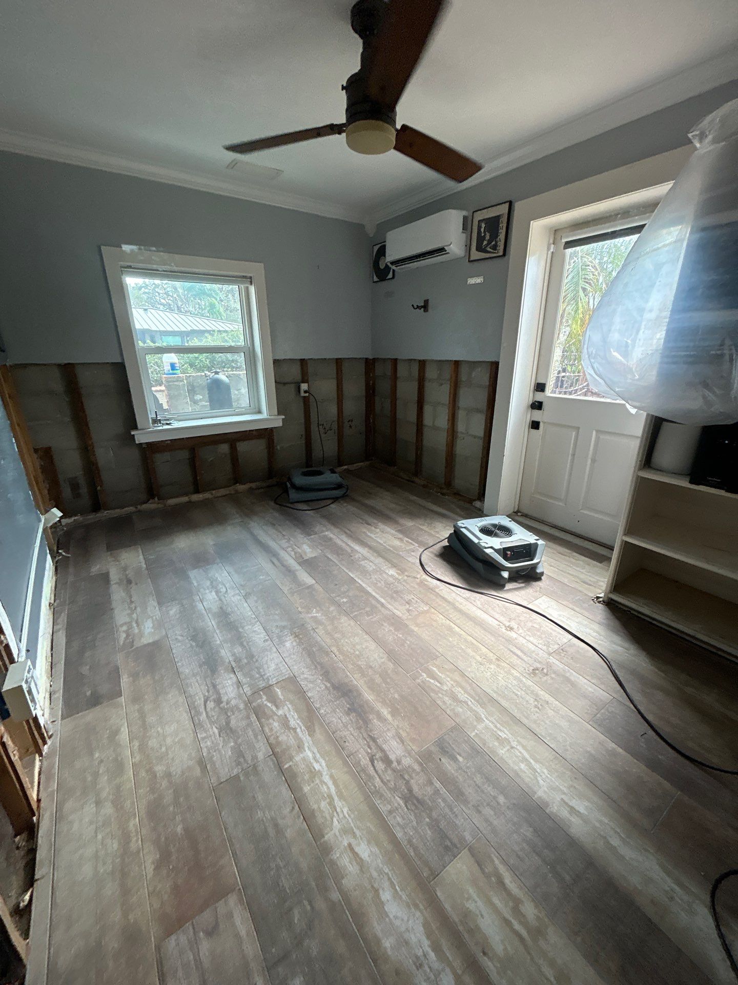 Water mitigation In Bradenton Florida by Ampm Restoration Services 
