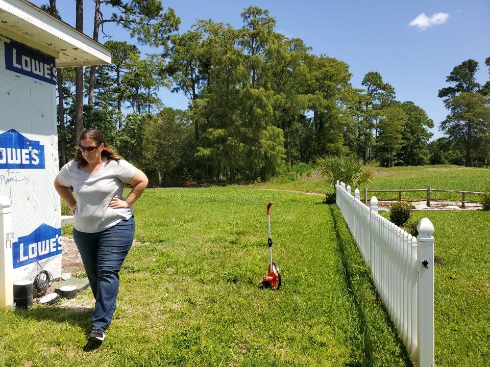 You can never go wrong with Horizontal by Hip Square Fence Inc.