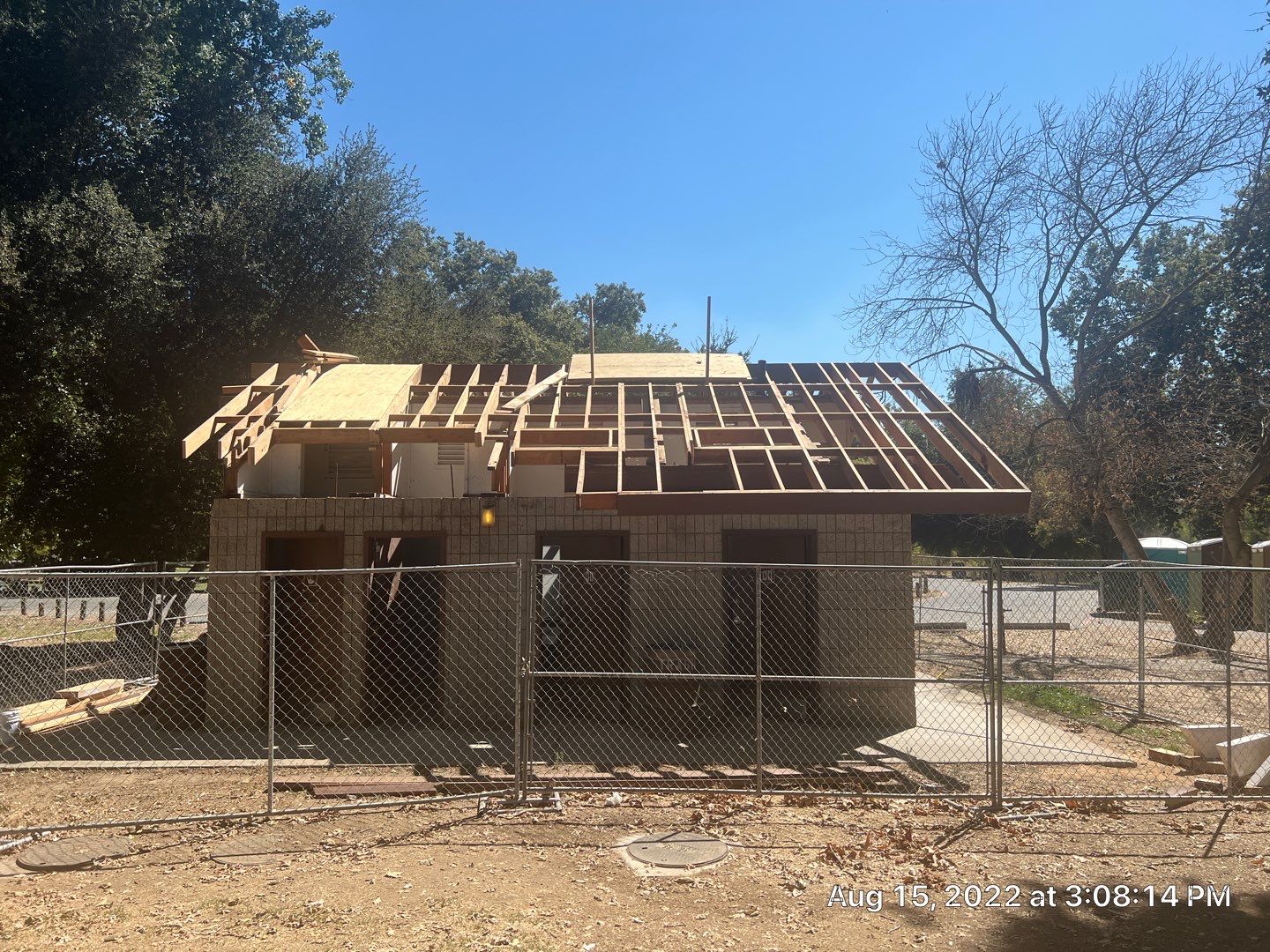 Metal roofing installation using Standing seam metal roofing system by Straight Edge Roofing Inc