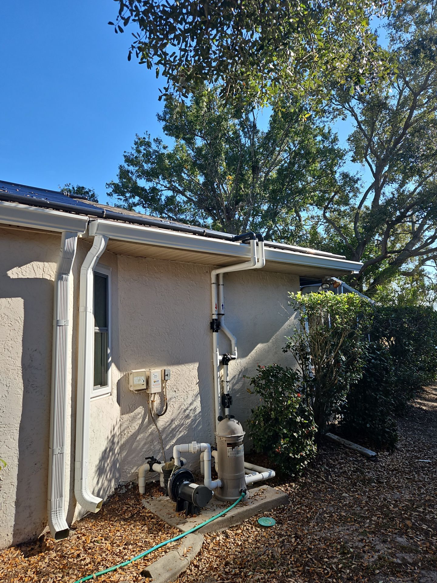 Seamless Aluminum Gutter Installation using 6 Inch Seamless Gutters in Sarasota FL by Gutter Professors