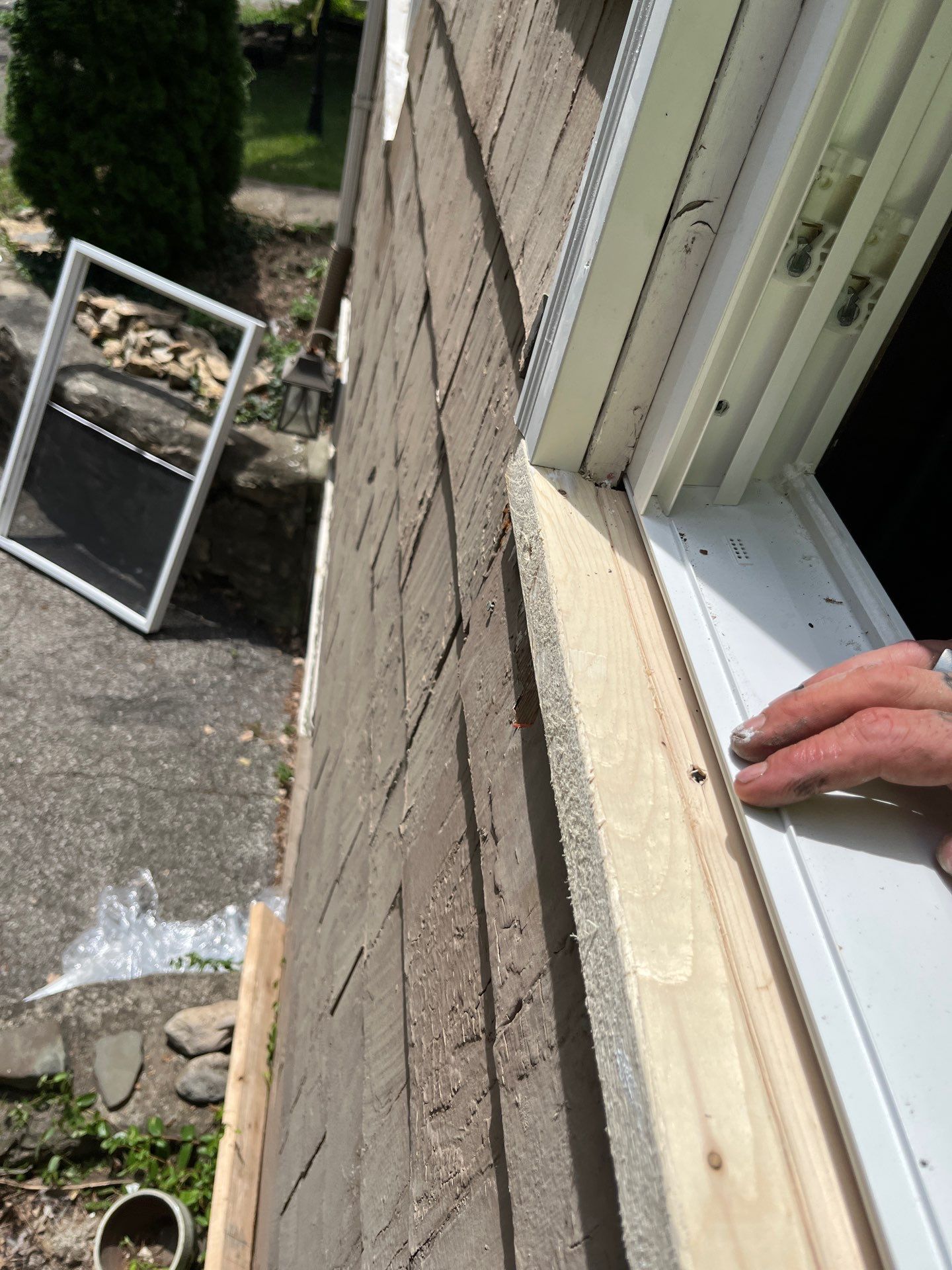 Kansas City Indigo Insulated Craneboard Siding and Window Replacement Project in Kansas City by EEC Windows, Siding & Roofing