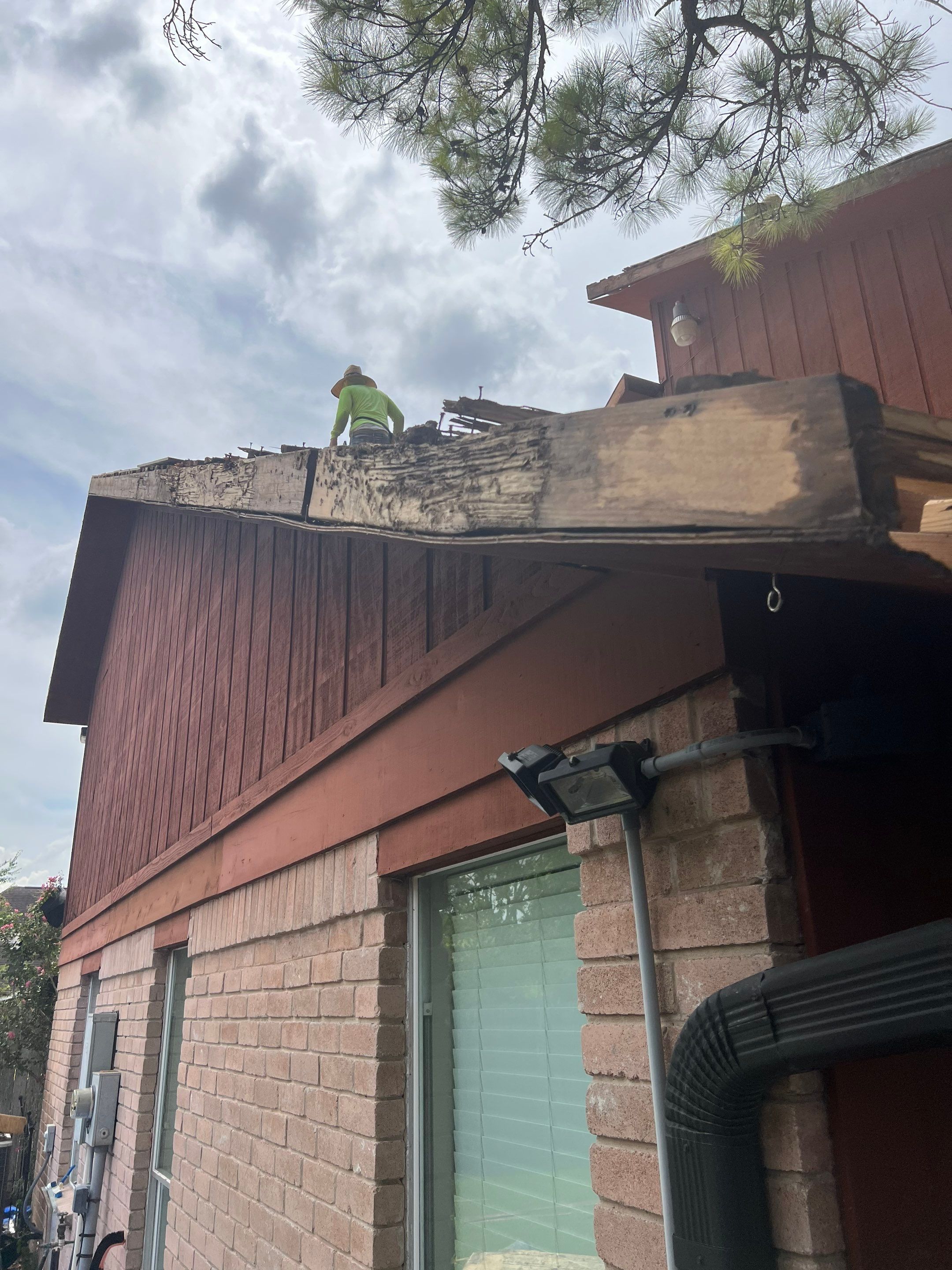 Residential Roofing Installation using Owen's Corning Duration (Lifetime) Shingles by Roof Repair Company