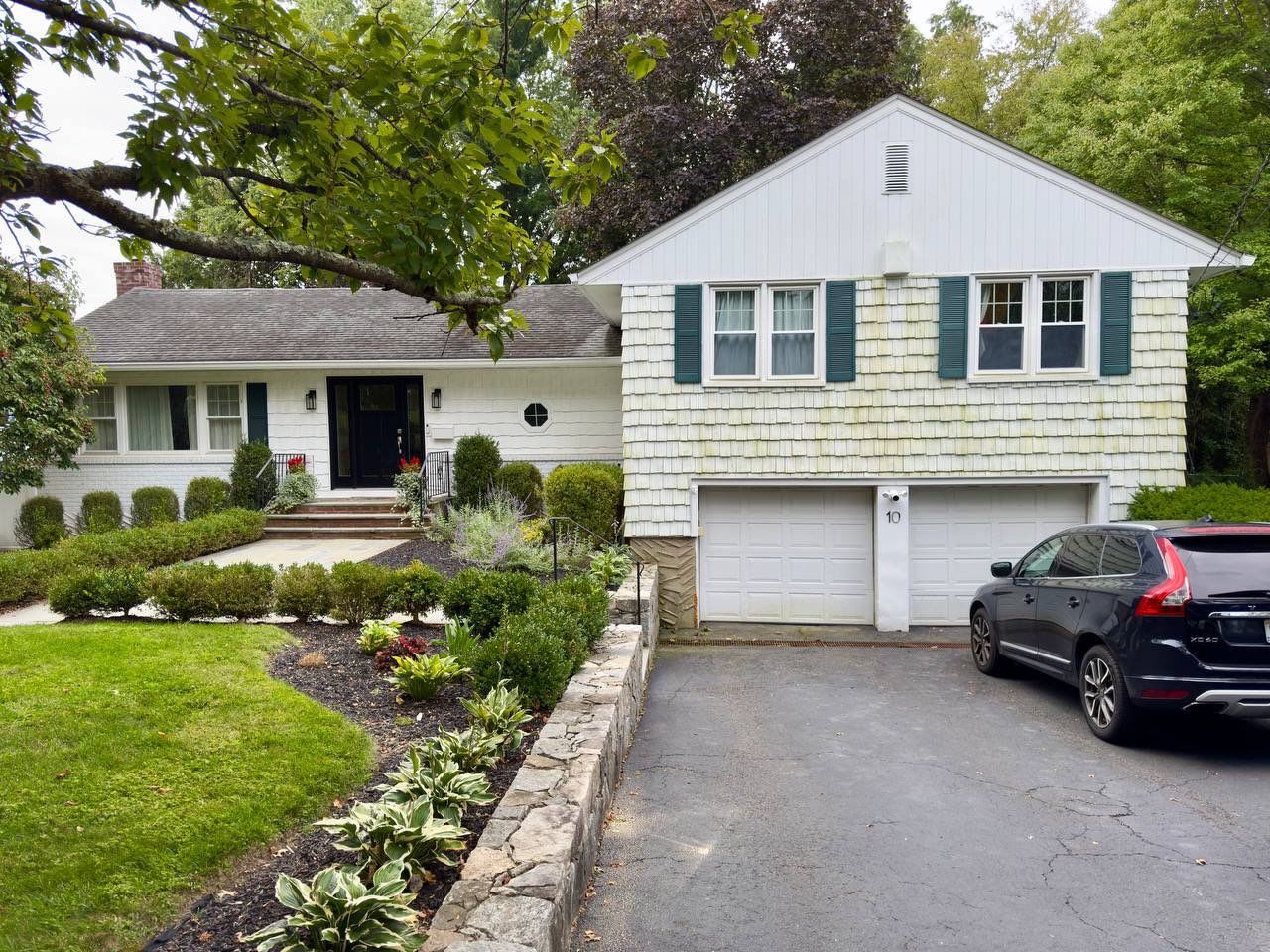 Front of House Remodel, Rye Brook, NY by Ideal Siding 