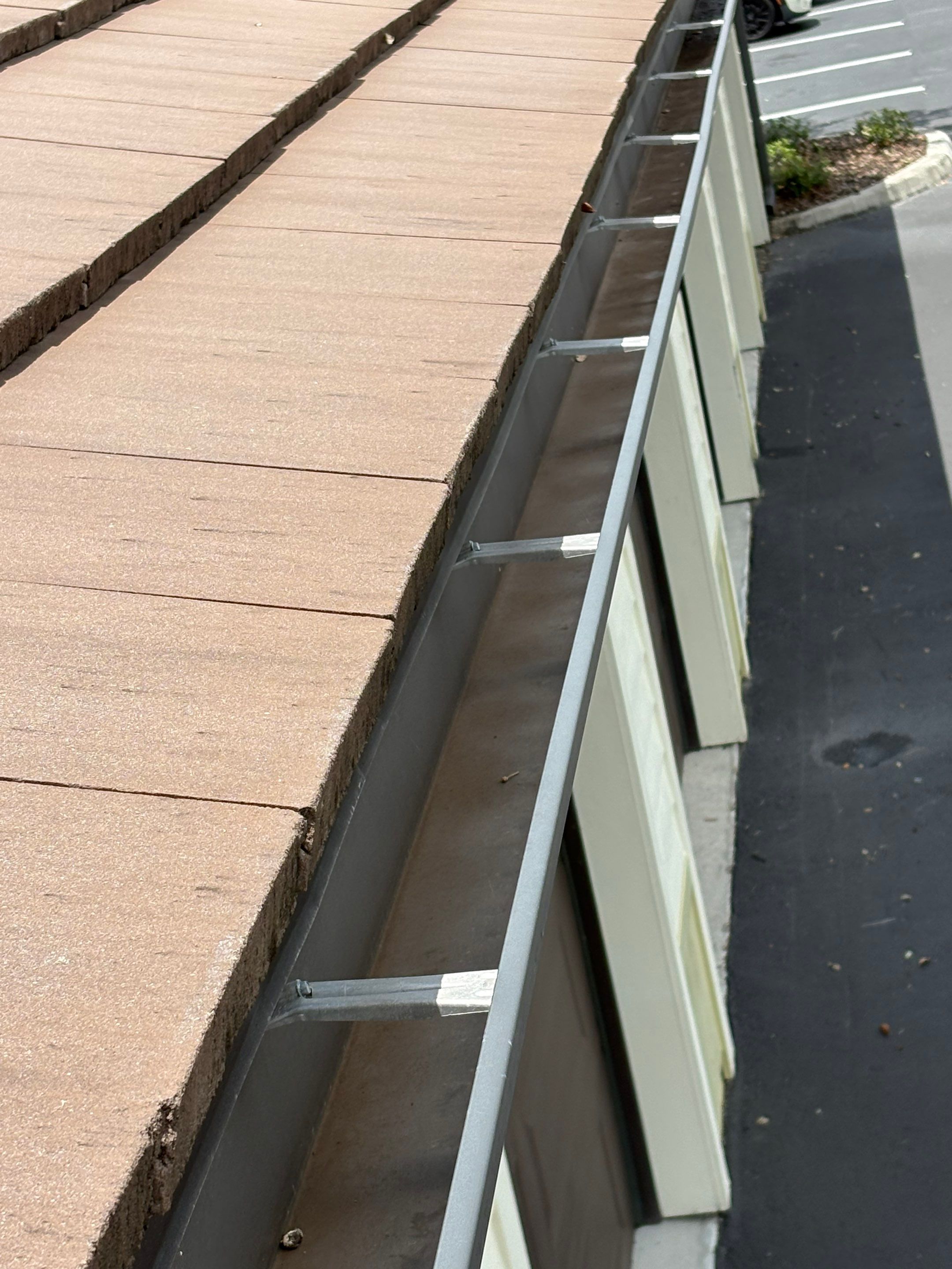 HOA gutter cleaning after photo.