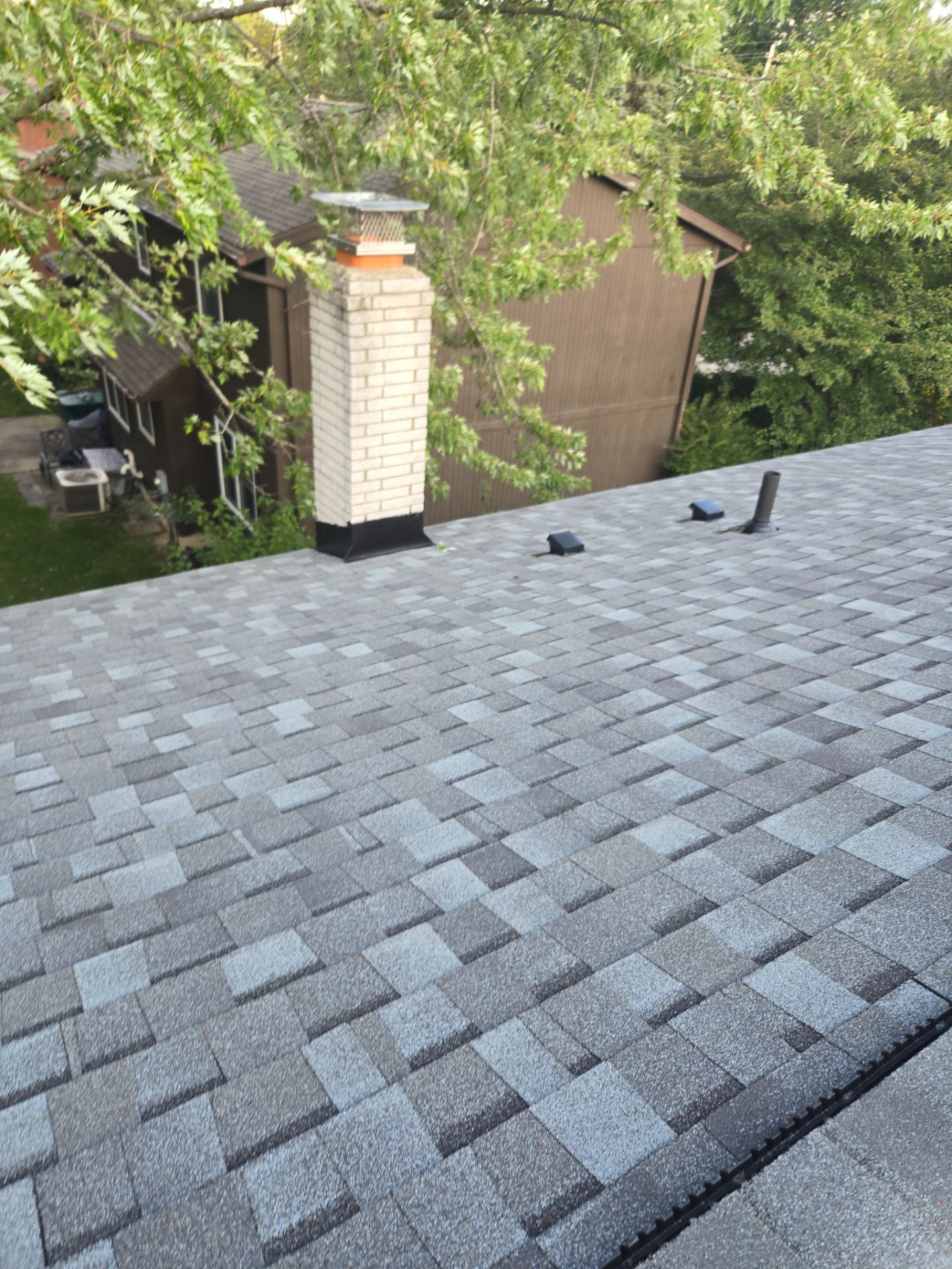 Atlas Pinnacle, Color, Coastal Granite, Drip Edge, Tuxedo Gray by Eagle Eye Roofing