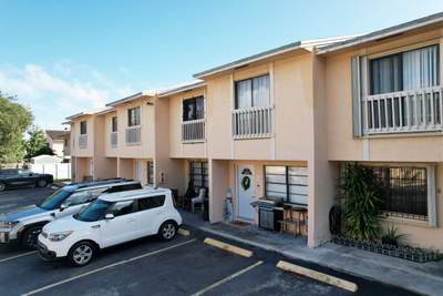 ALHAMBRA CONDO - BLDG 5305 by Souffront Construction & Engineering