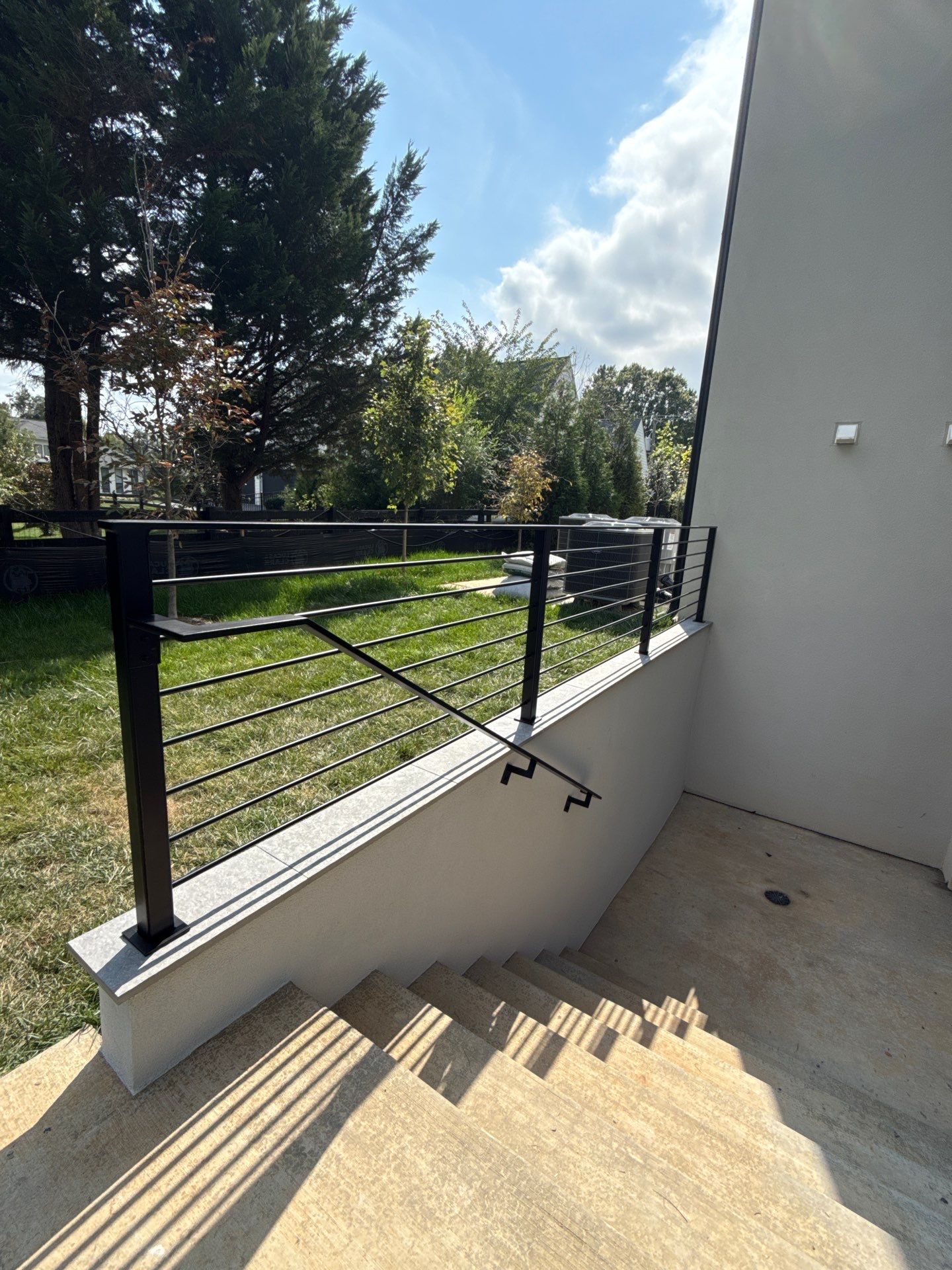 Modern Custom Horizontal Round Bar Railings – Contemporary Residential Design by Capitol Iron Works