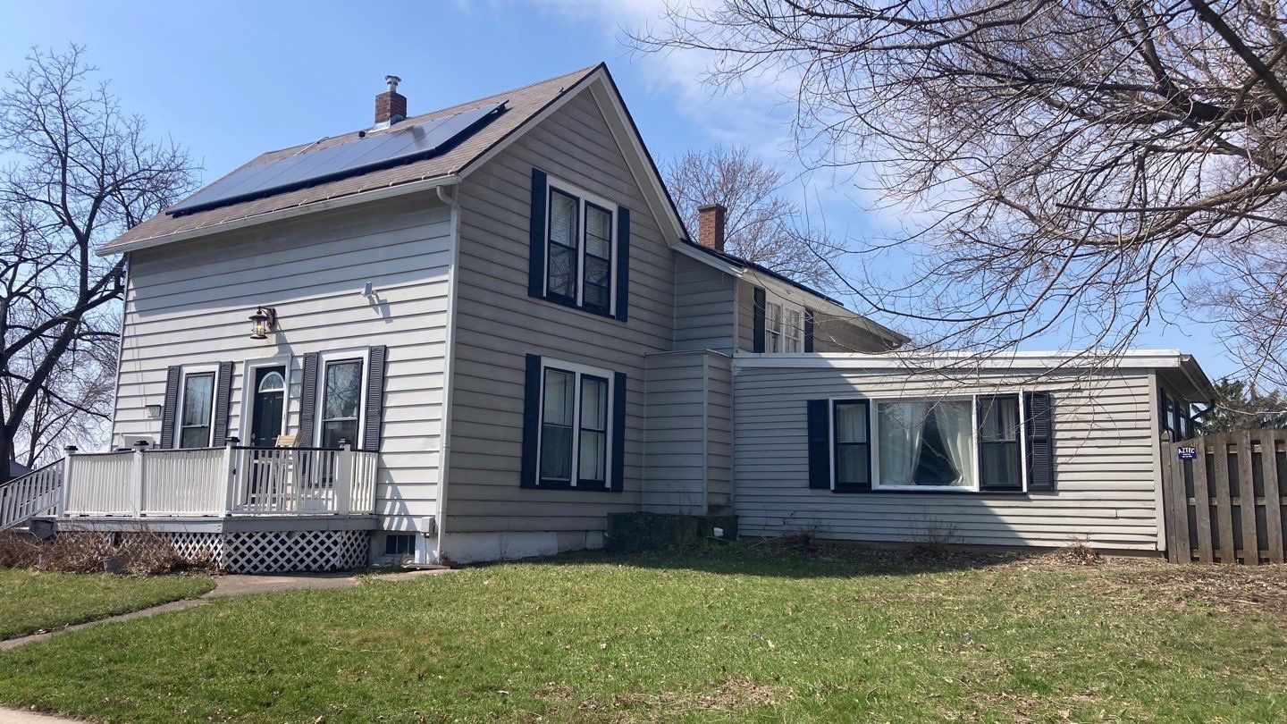 Vinyl Siding Replacement and Exterior Improvements in McHenry, Illinois by Mr Roof & Remodeling Co