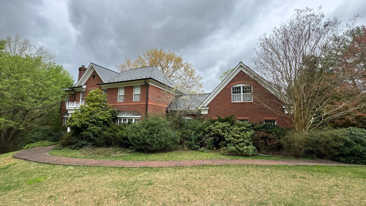 Clifton Multi-Trade Restoration: DaVinci Single Width Slate in Slate Black by RM Banning, Inc.