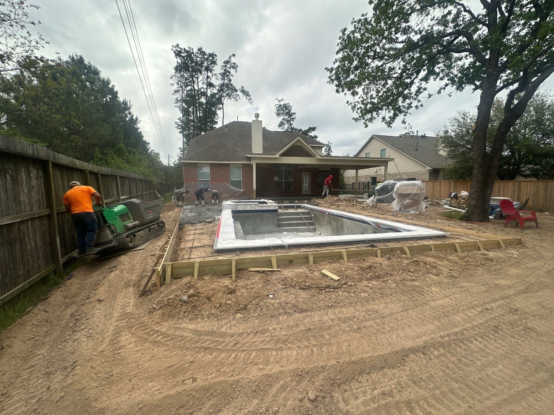 Pool, Patio Cover and Summer Kitchen in Creekside by SophAlx LLC