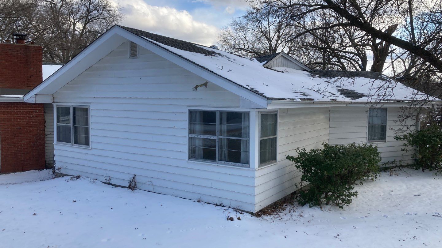 Window Installation using Heartland Elite by EEC  Windows, Siding & Roofing 