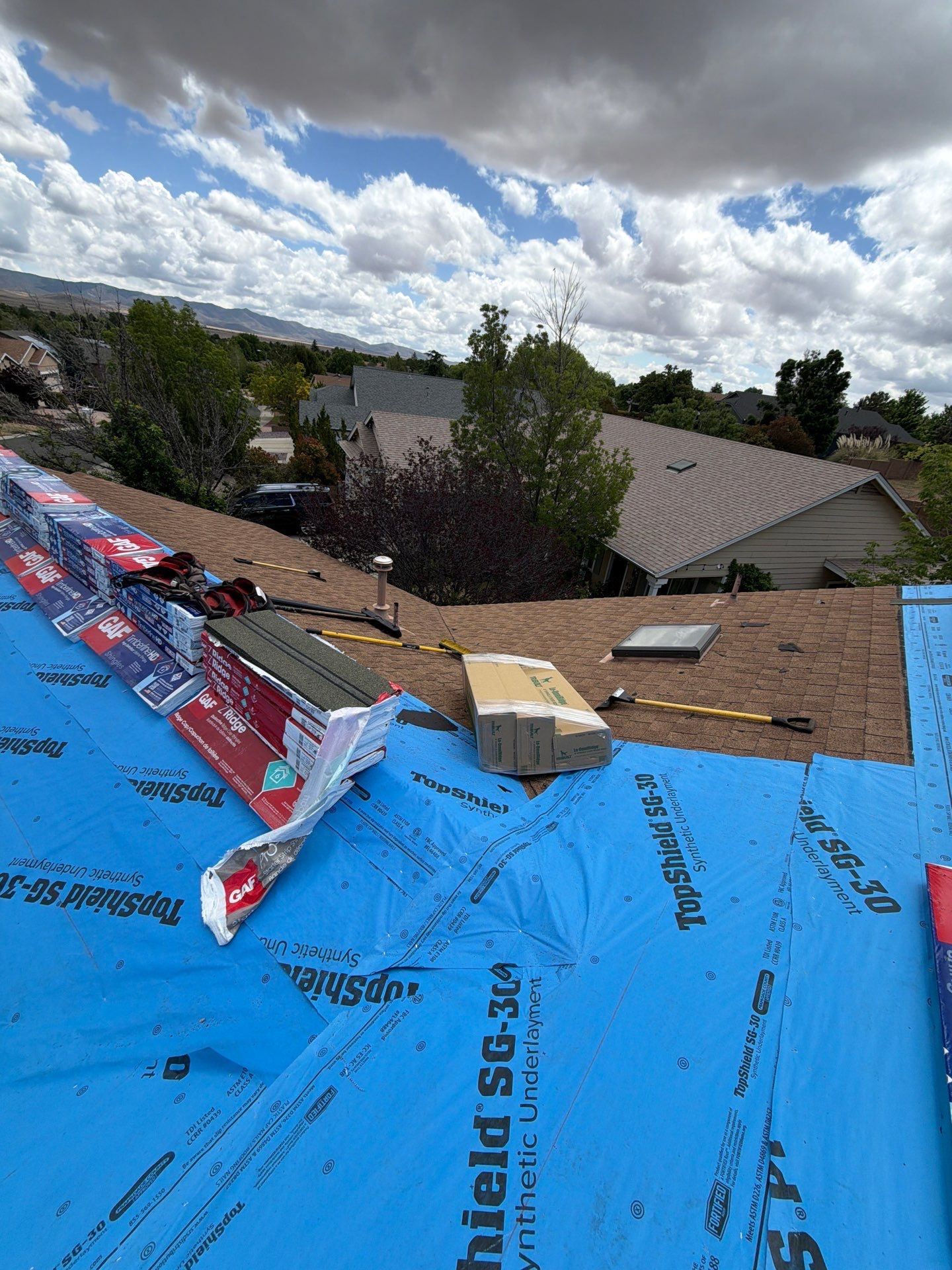 Prescott Valley Roof Replacement With GAF Timberline HDZ Shakewood Shingles by Badger Roofing