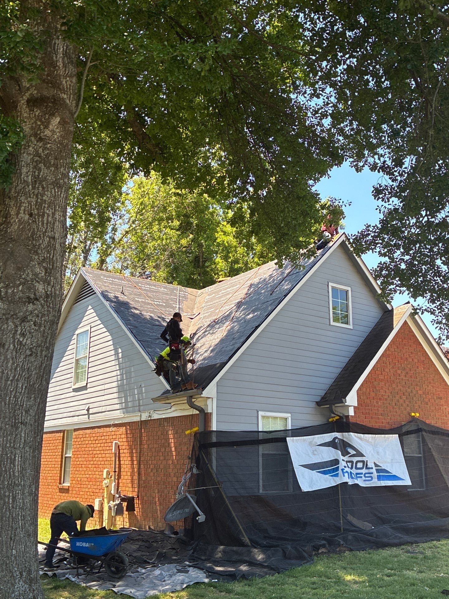 Architectural Shingle Roof Replacement and Gutter Installation in Memphis by Cool Roofs