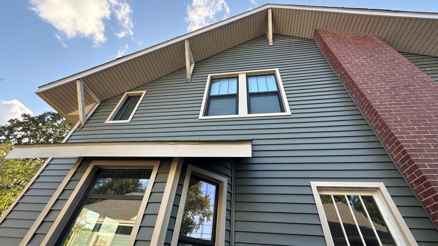 Siding Replacement using Alside Charter Oak D4.5" Deep Moss by 180 Contractors