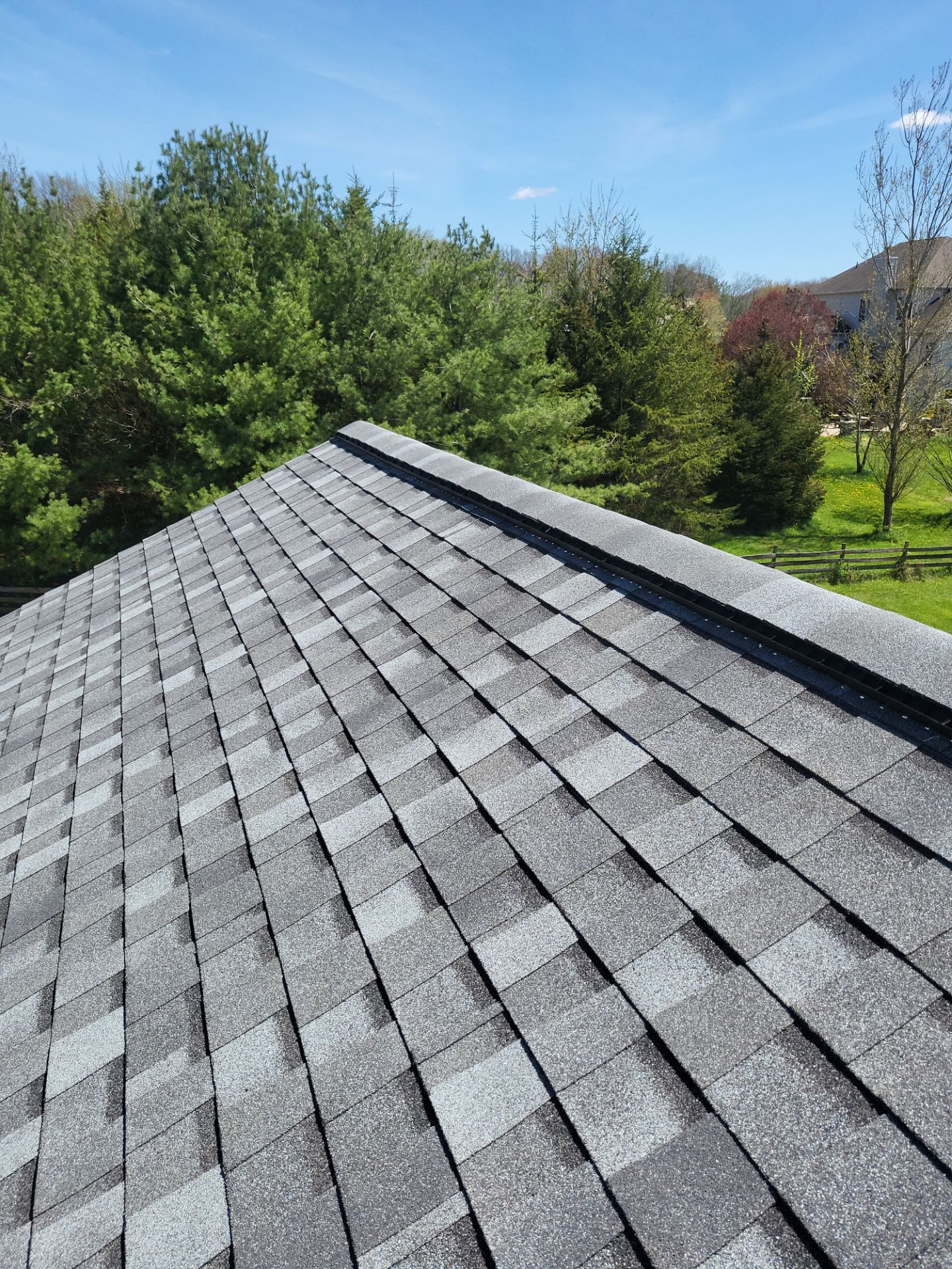 Atlas Pinnacle, Color, Coastal Granite, Drip Edge, Birch White by Eagle Eye Roofing