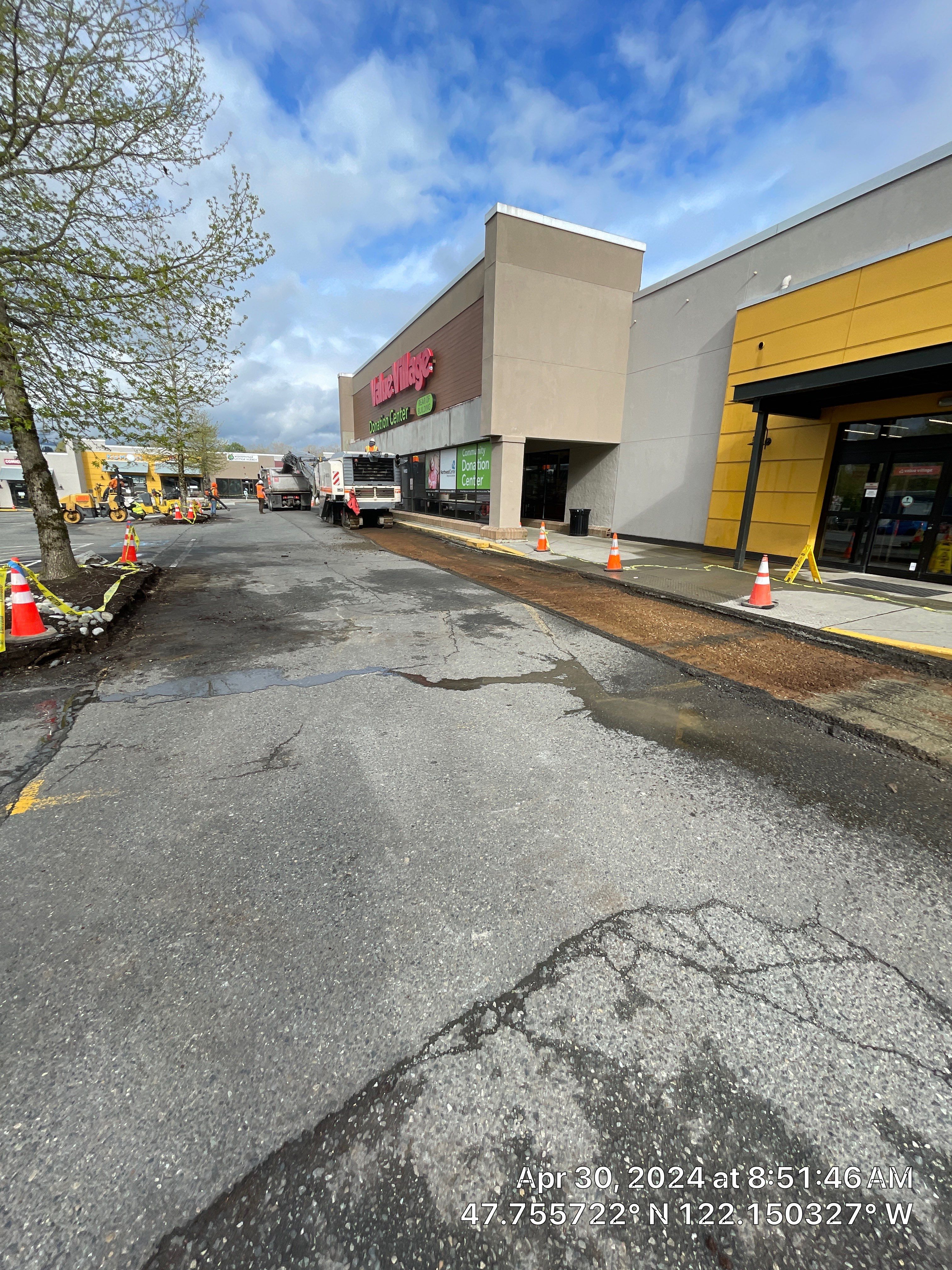 Colliers - Woodinville New Asphalt Parking Lot by Jireh Asphalt & Concrete Inc 