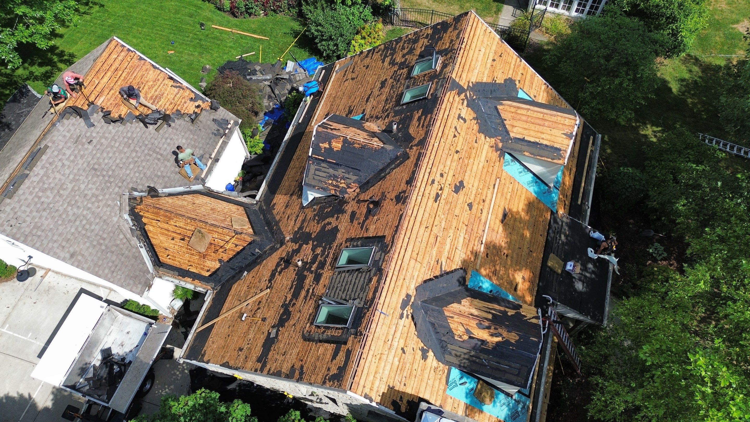 Residential Roofing Installation using Timberline HDZ Shingles - Weathered Wood by RoofX 