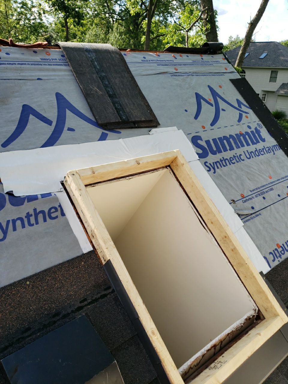 Brand: Atlas Pinnacle Color: Pristine Scotchgarde Black Drip: Black by Eagle Eye Roofing