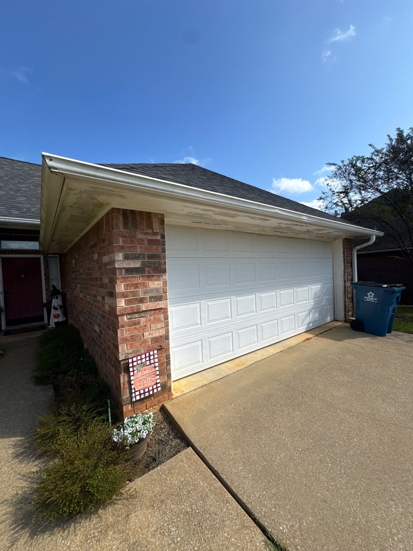 Refreshing the Exterior Paint in Whitehouse, TX by Quality Coats Painting