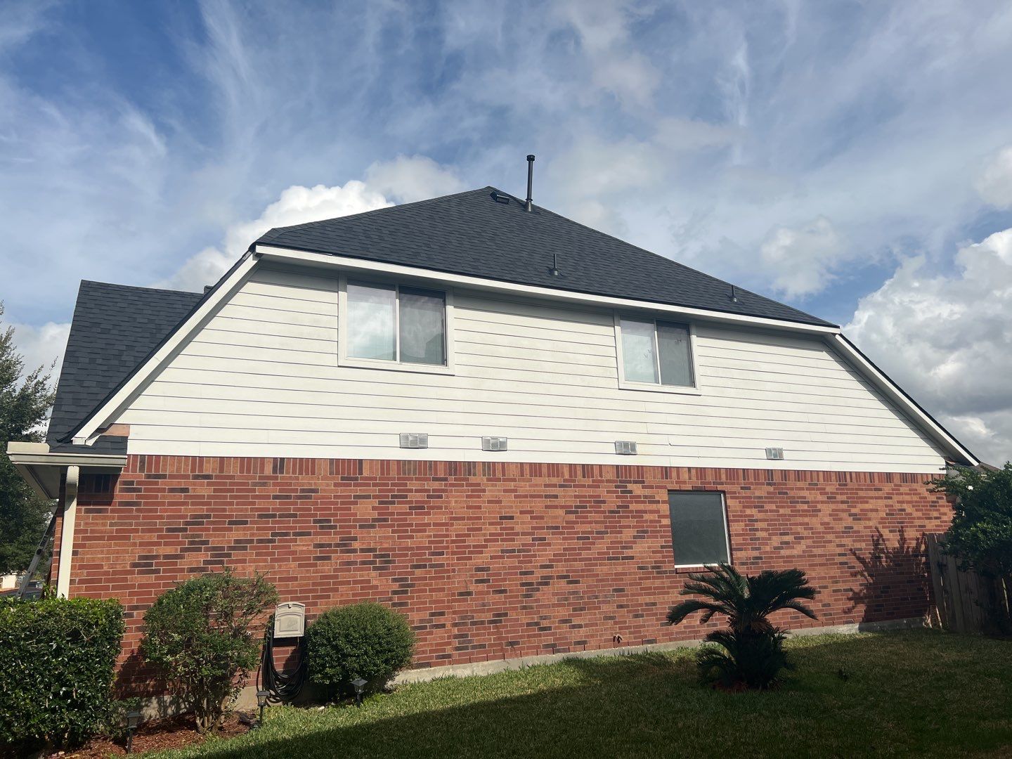 SureStart PLUS 4-STAR Warranty Fully covers materials, labor, tear-off and disposal expenses in years 1-50. by Roof Concepts Construction