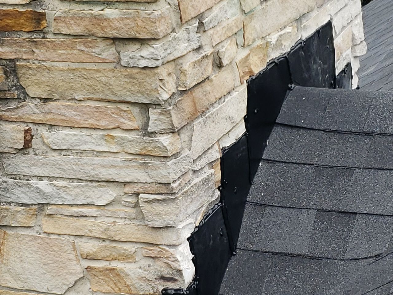 Brand: Atlas Pinnacle Color: Pristine Scotchgard Black Drip: Black by Eagle Eye Roofing