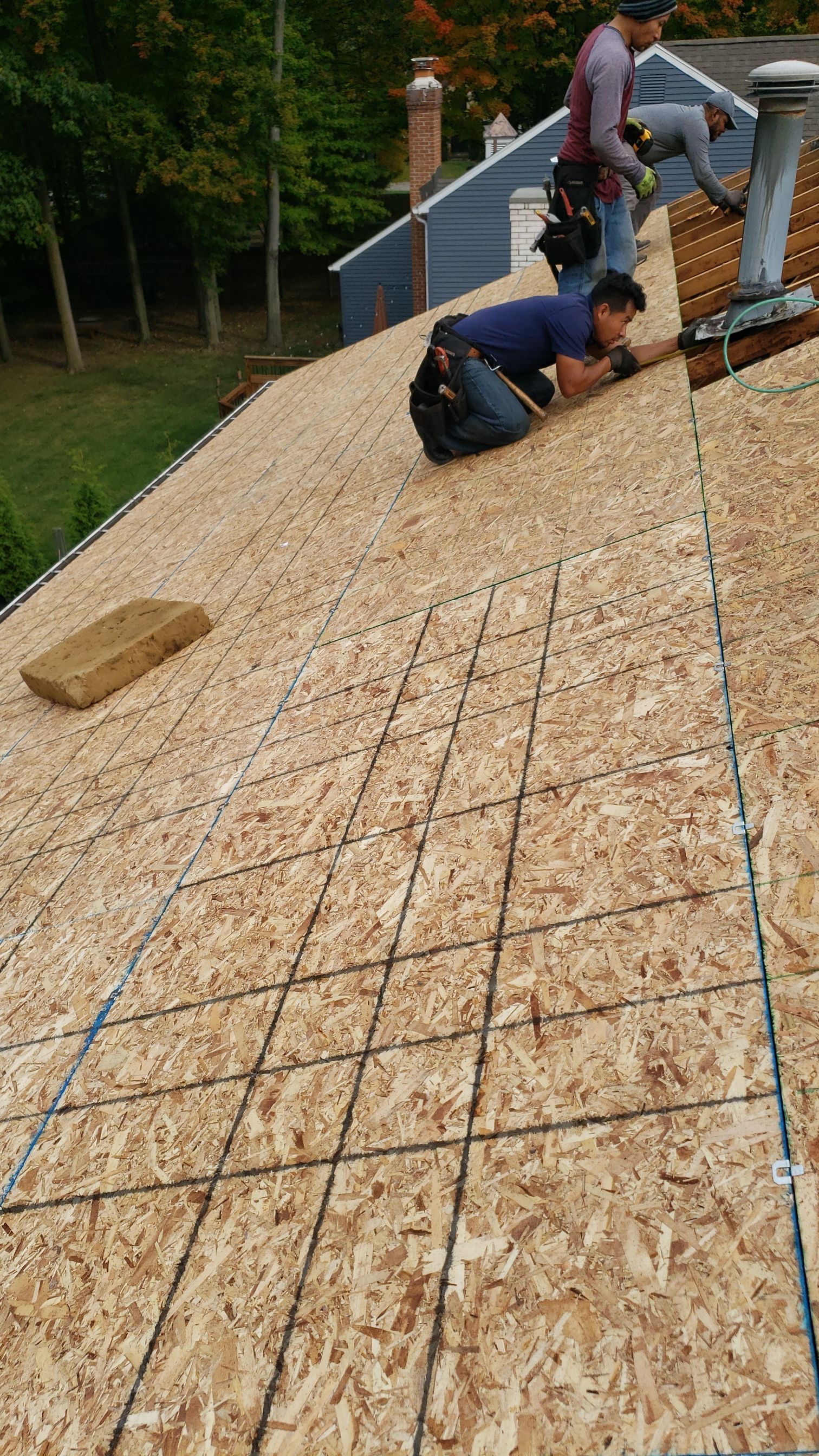 CERTAINTEED LANDMARK COLOR: PEWTER DRIP EDGE: WHITE by Eagle Eye Roofing