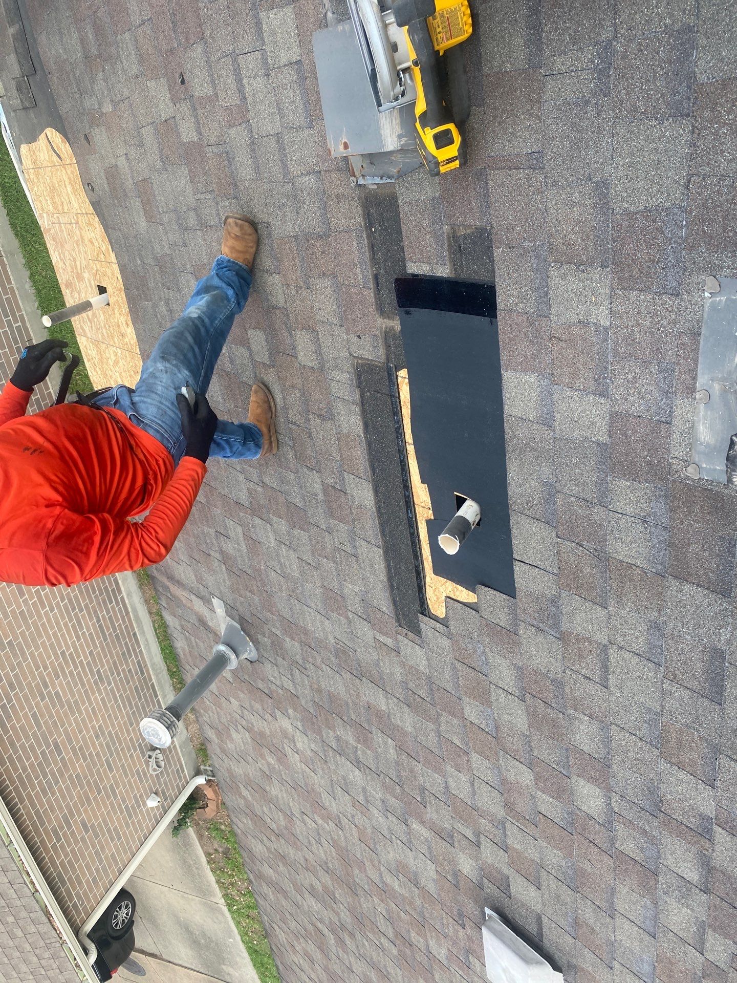 Hail Damage using Owen's Corning Duration (Lifetime) Shingles by Roof Repair Company