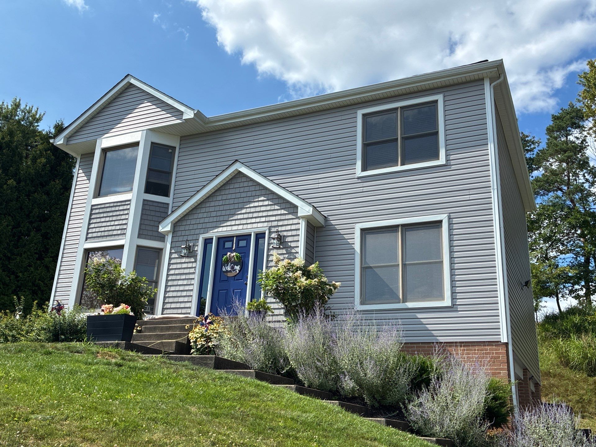 Full Residential Vinyl Siding Renovation With Mastic Cedar Discovery Shingle Shake and Ovation Lap Siding by Ideal Siding Pittsburgh