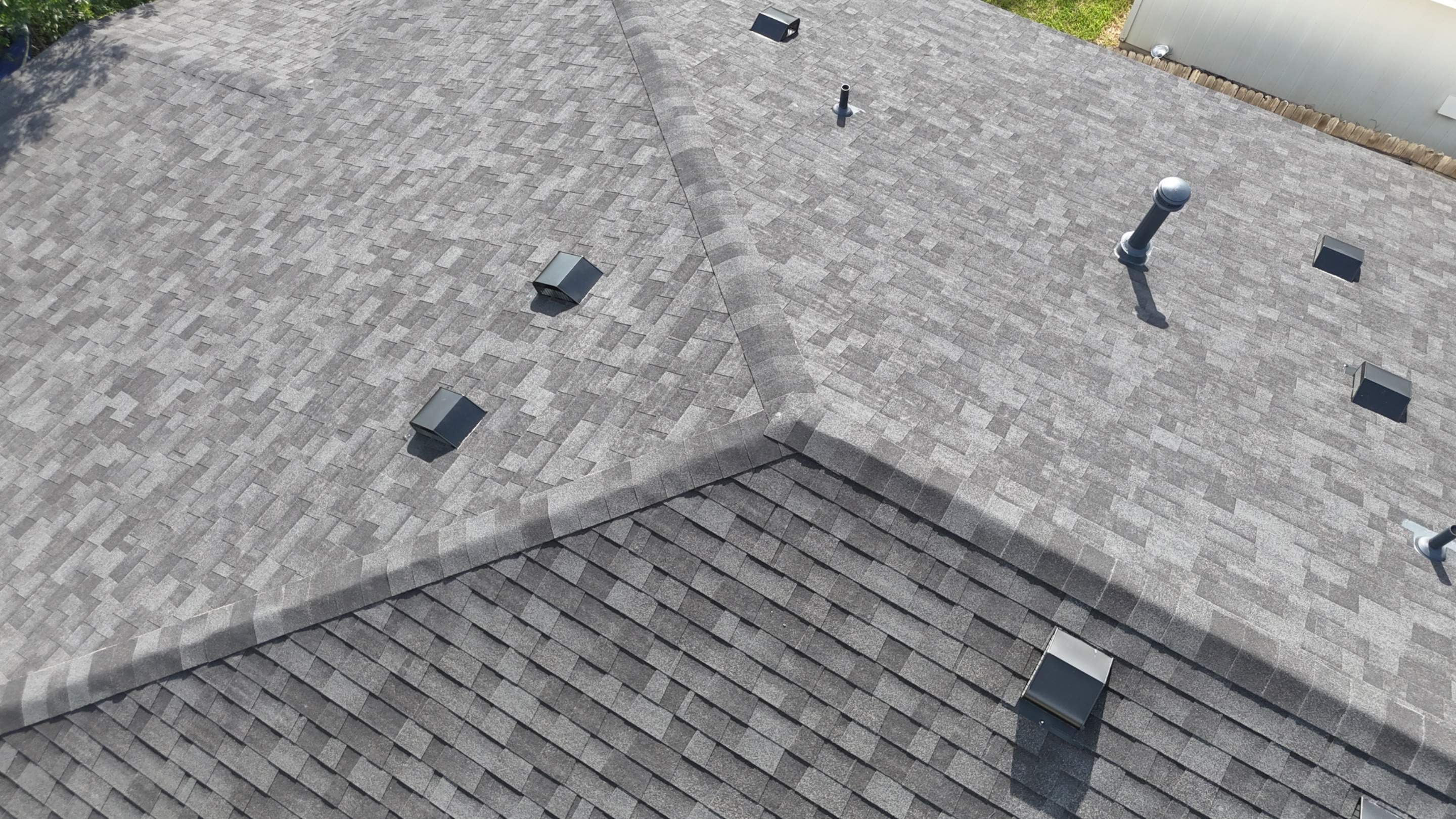 Brilliant Black - Malarkey Highlander by RoofsOnly.com