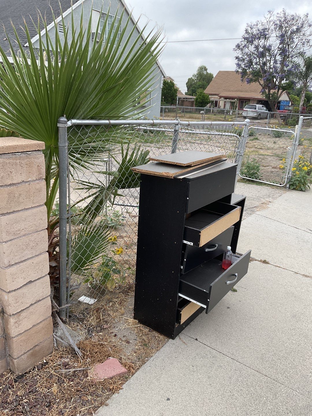 Fence installation using 6ft and 4ft vinyl  by Fence Guys Inc. 