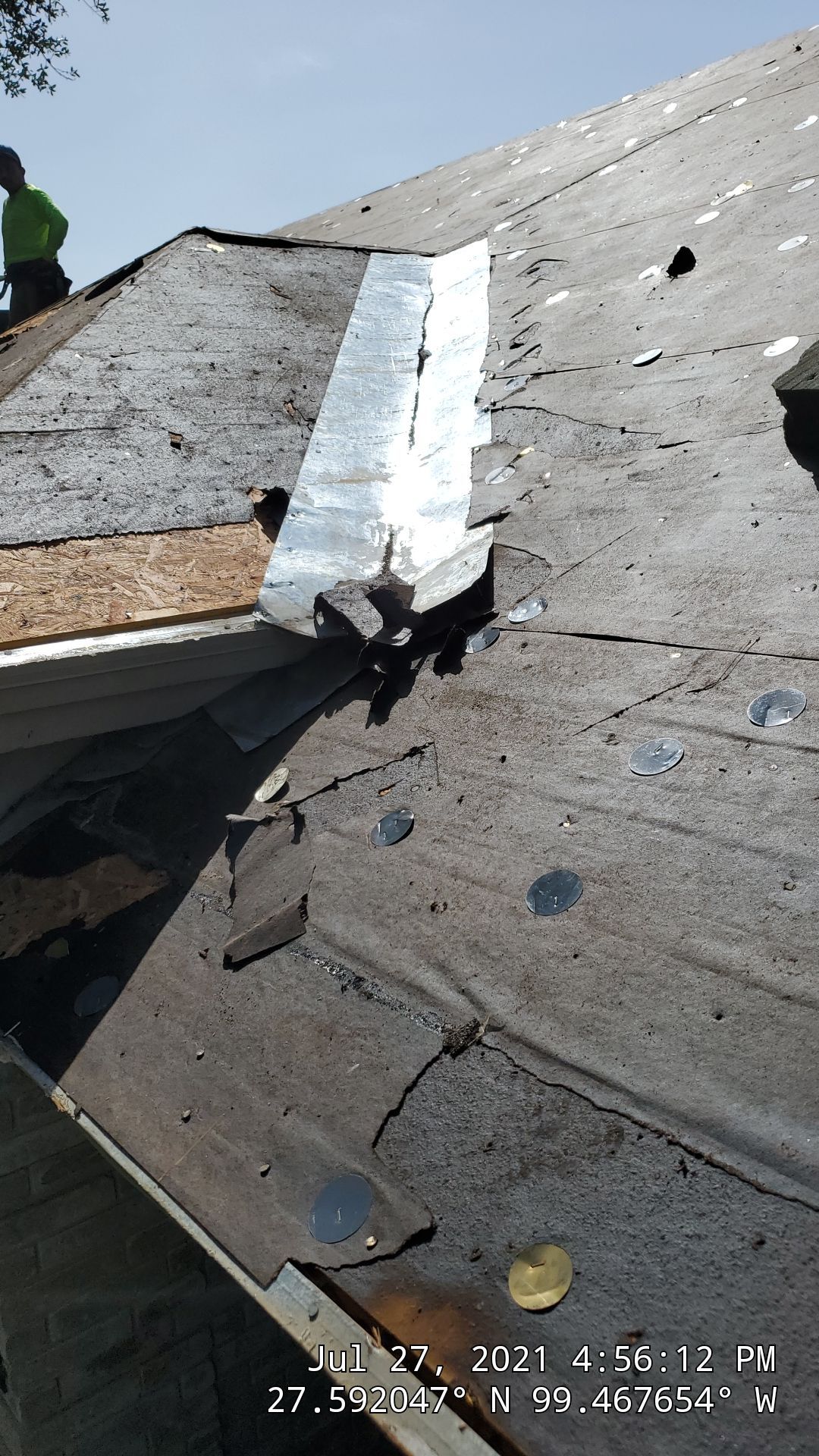Residential Roofing Installation using Owens Corning - Oakridge by JM Flores Roofing & Construction, Inc