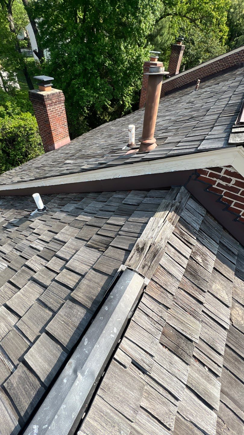 Falls Church - 18" Perfection CCA Shakes in Western Red Cedar by RM Banning, Inc.