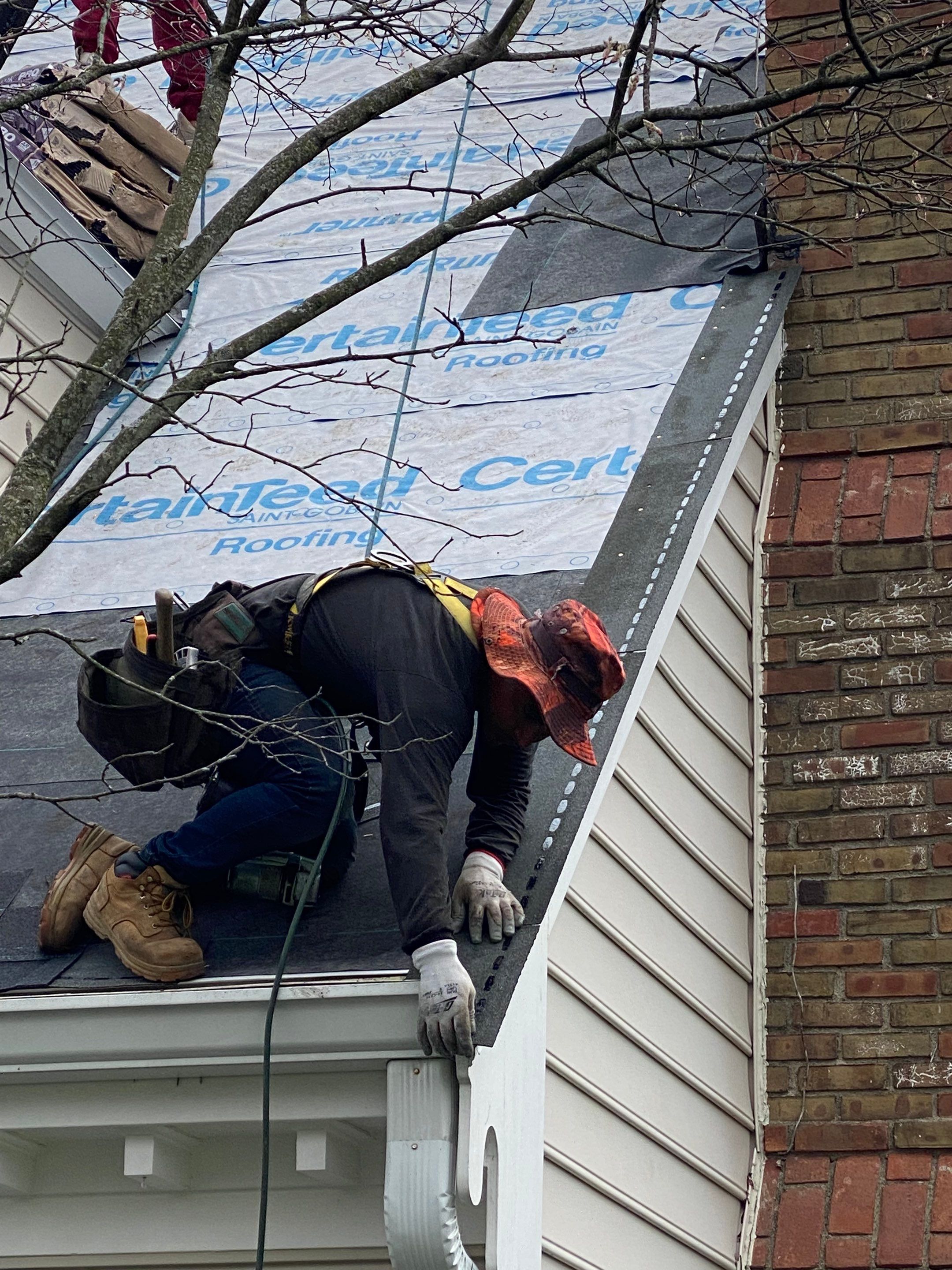 Residential Roofing Installation using James Hardie Fiber Cement Lap Siding and Certainteed Landmark Pro Shingles by Best Exteriors Inc