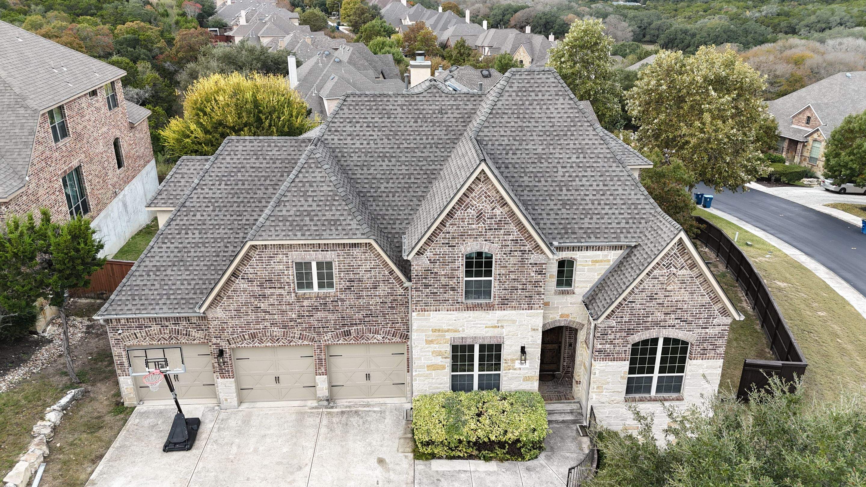 GAF HDZ - Weathered Wood by Elite Roofing LLC