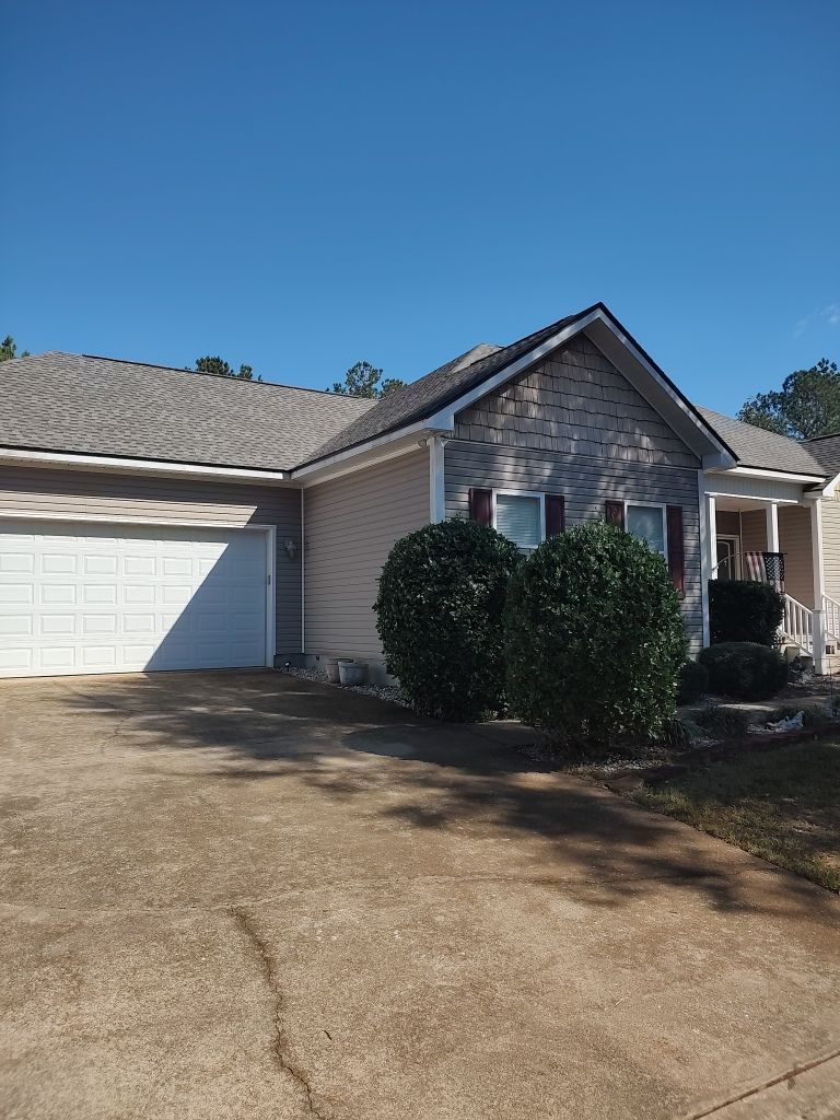GAF HDZ - Weathered Wood by Elite Roofing LLC
