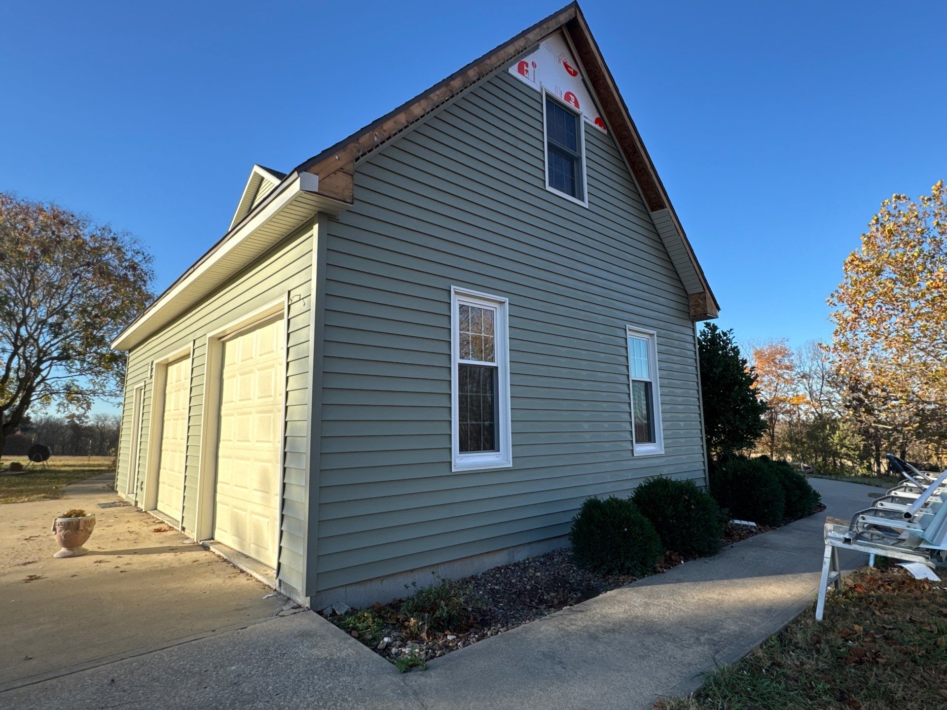 Comprehensive Residential Roof and Siding Replacement in Smithville Missouri by EEC Windows, Siding & Roofing
