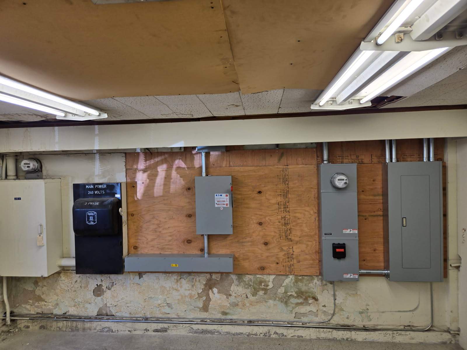 EHEZ Electrical Contracting LLC featured photo.