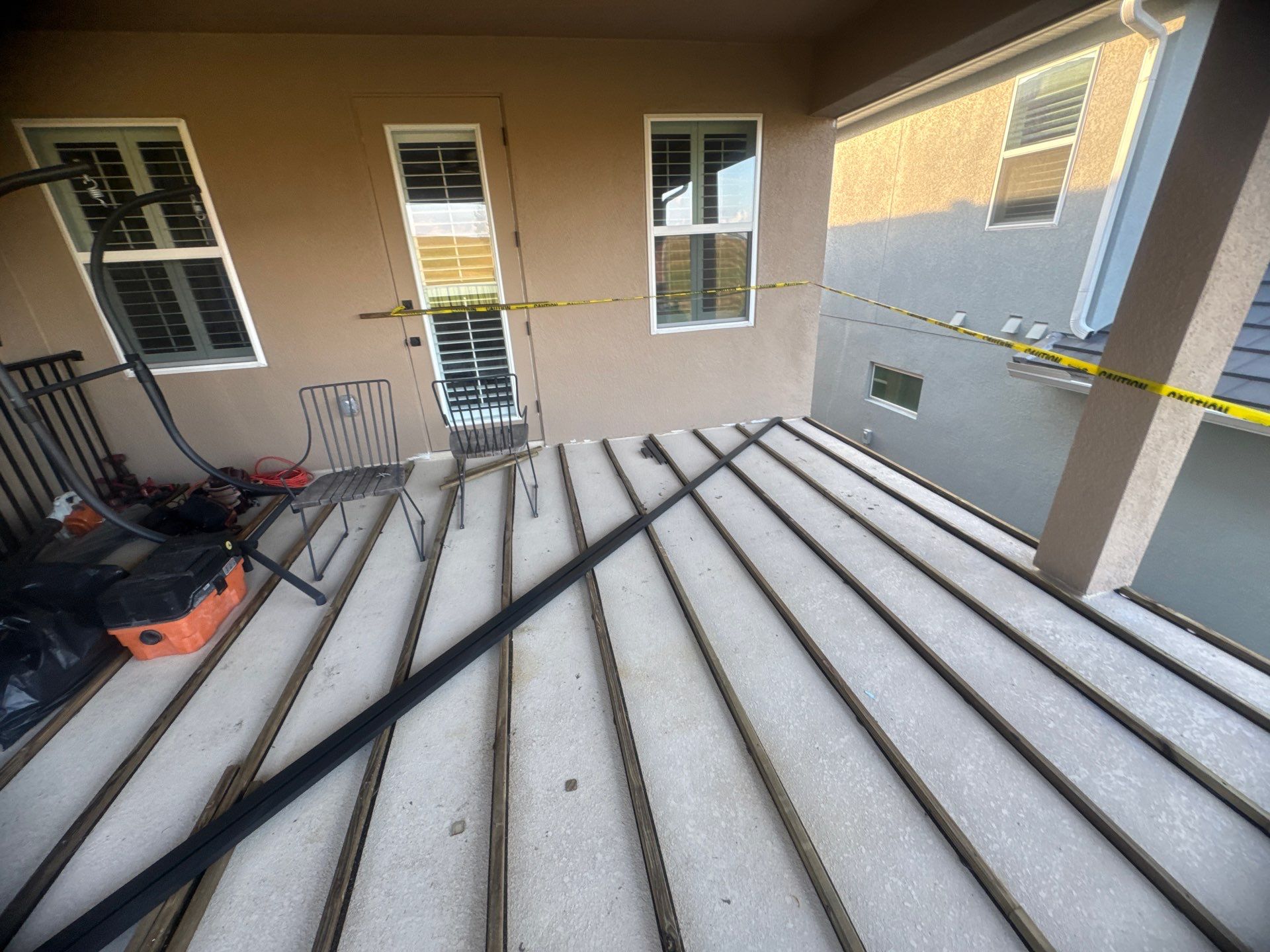 Balcony flooring and screen installation by Orlando pergolas
