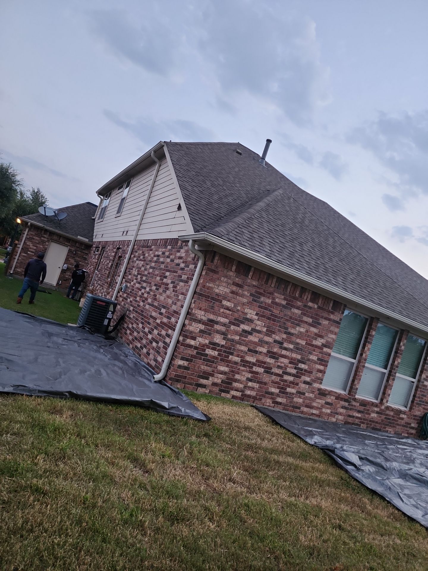 Residential Roofing Installation using Owen's Corning Duration (Lifetime) Shingles by Roof Repair Company