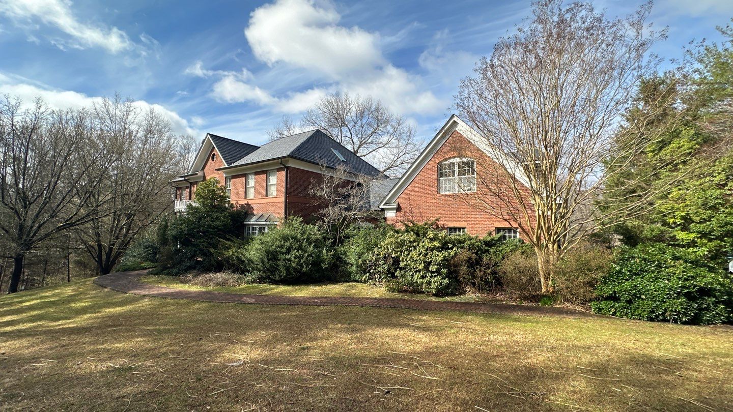 Clifton Multi-Trade Restoration: DaVinci Single Width Slate in Slate Black by RM Banning, Inc.