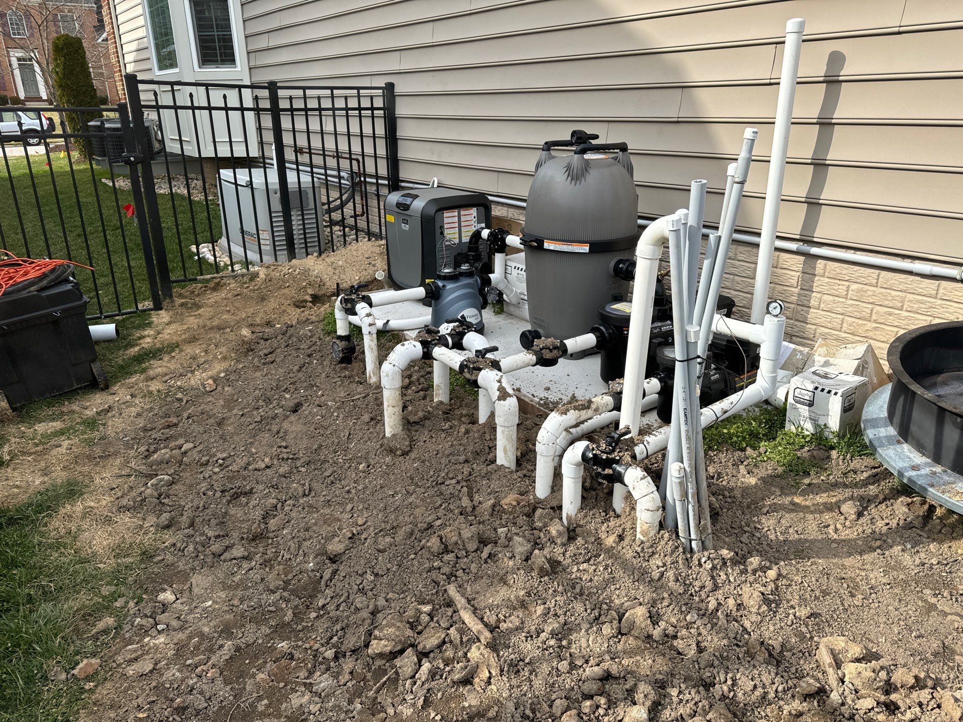 Gunite Pool w/ Spa and Water Features by Elysium Pools