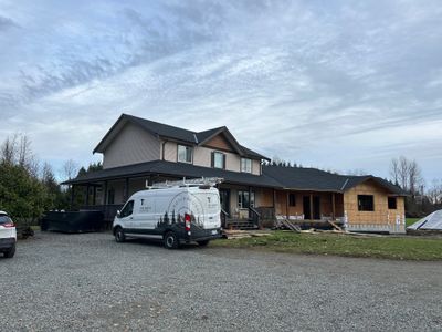 Residential Roofing Installation using GAF Charcoal HDZ