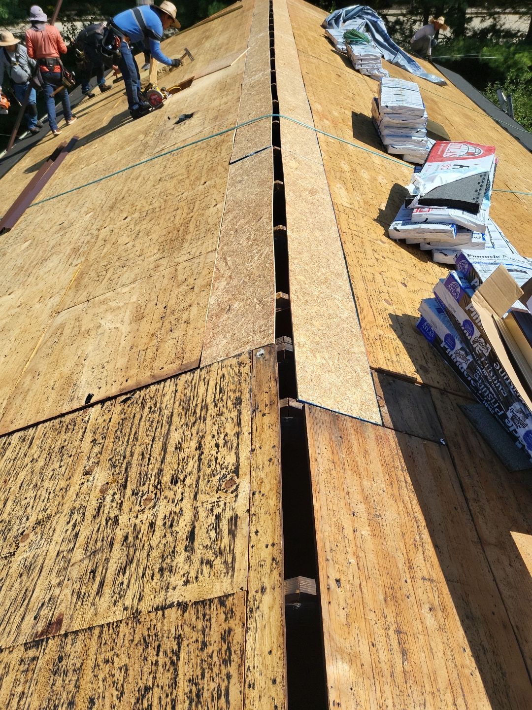 ATLAS PINNACLE COLOR: MORNING HARVEST by Eagle Eye Roofing