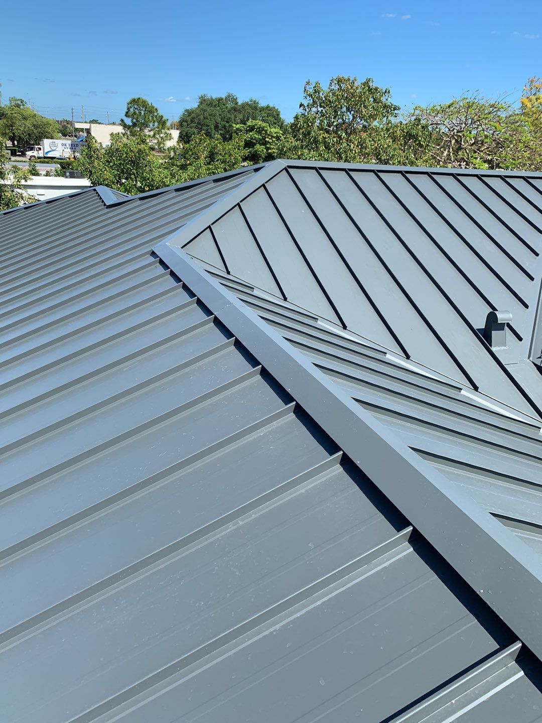 Metal Roof - Galvalume - Charcoal by Istueta Roofing