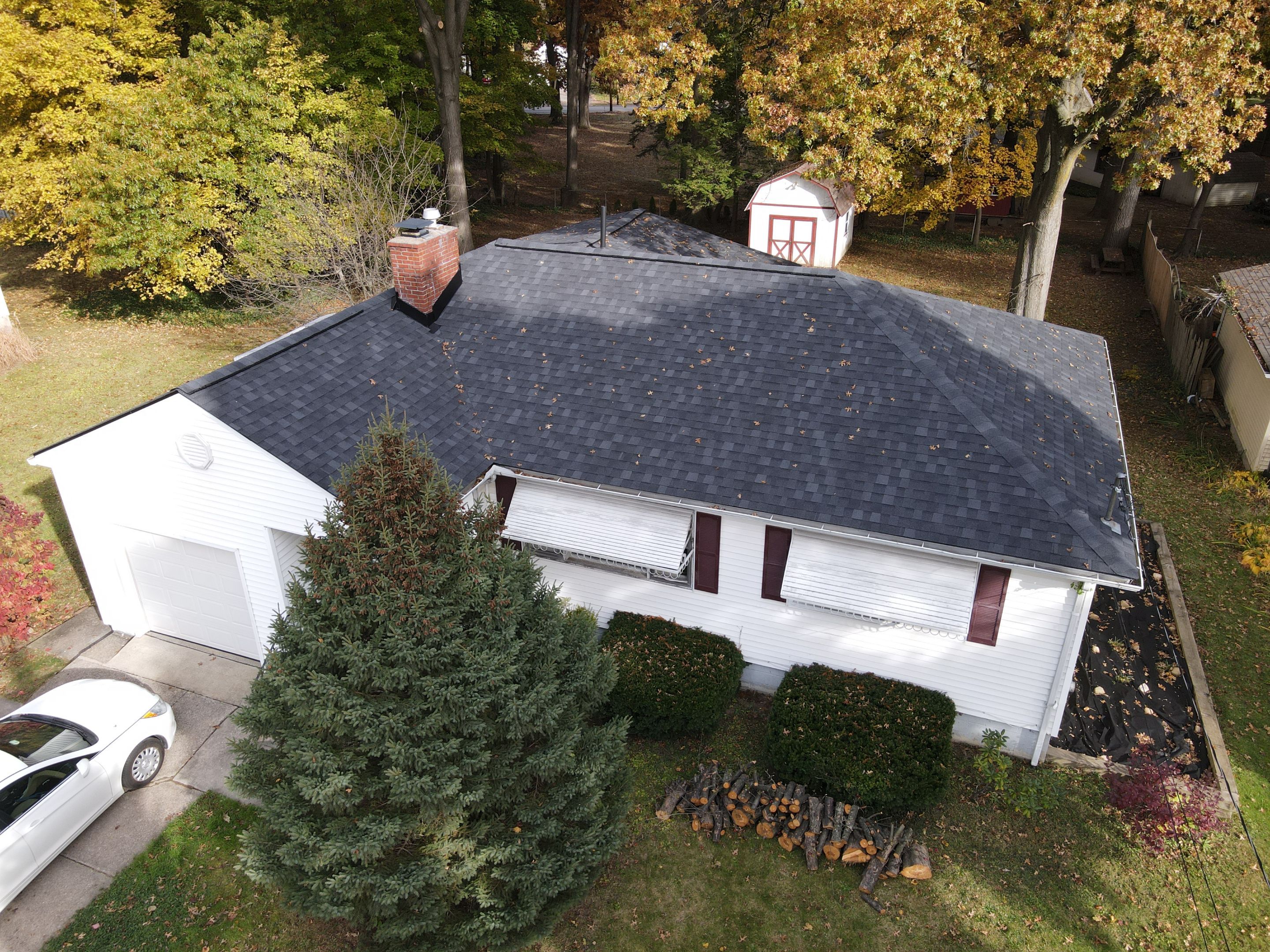 Brand Atlas Pinnacle Color: Pristine Scotchgard Black Drip: Black by Eagle Eye Roofing