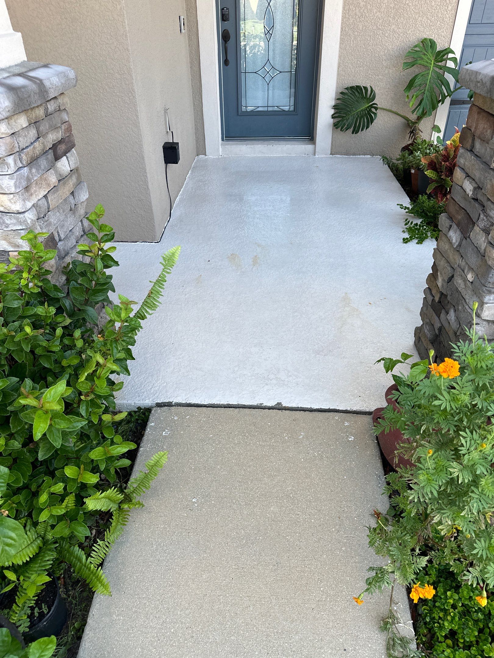 Driveway Cleaning in Palmetto, FL – Trevesta Community by Sunshine AquaWash