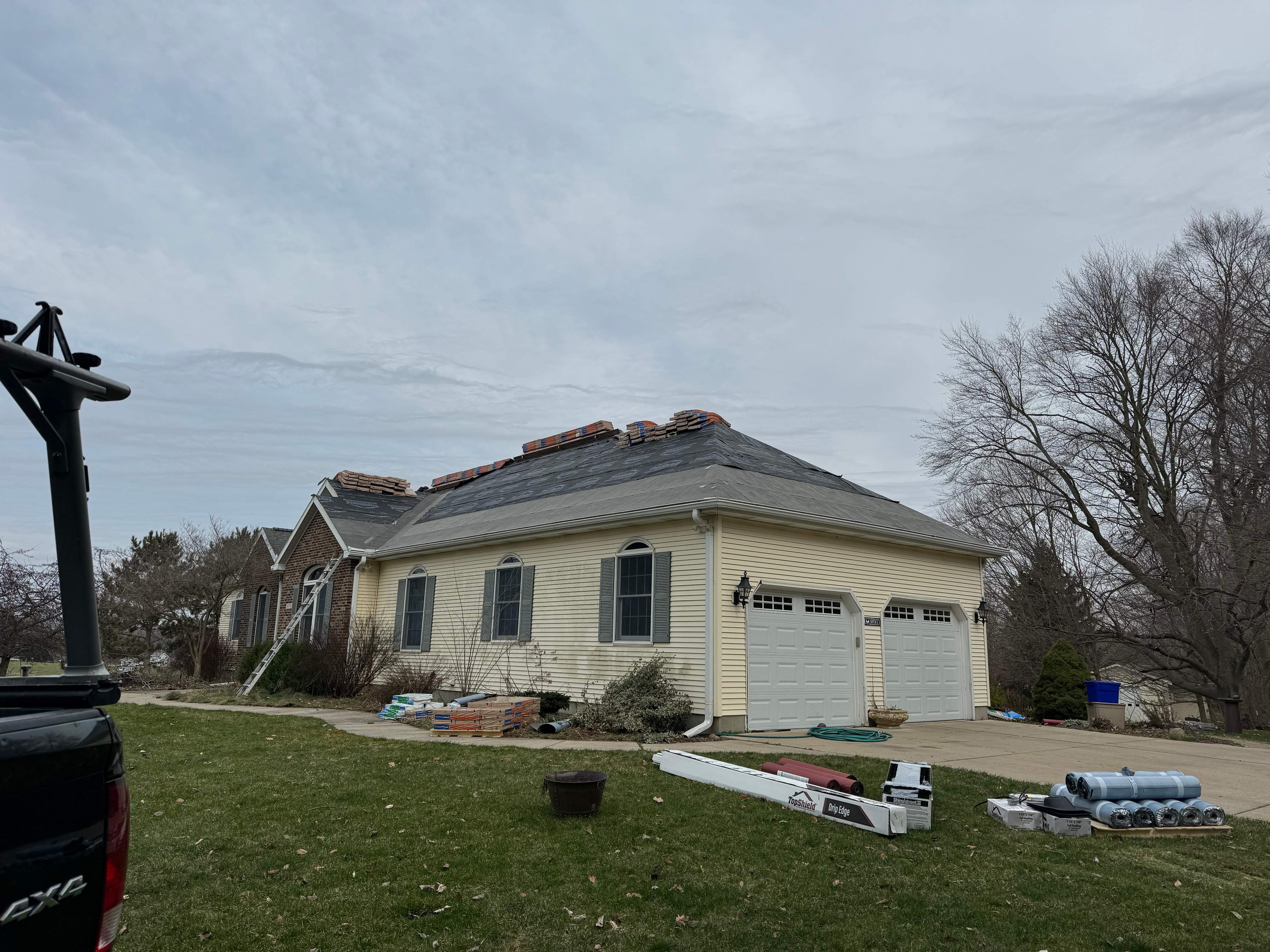 Residential Roofing Installation using Certainteed Landmark ClimateFlex by GRACCO